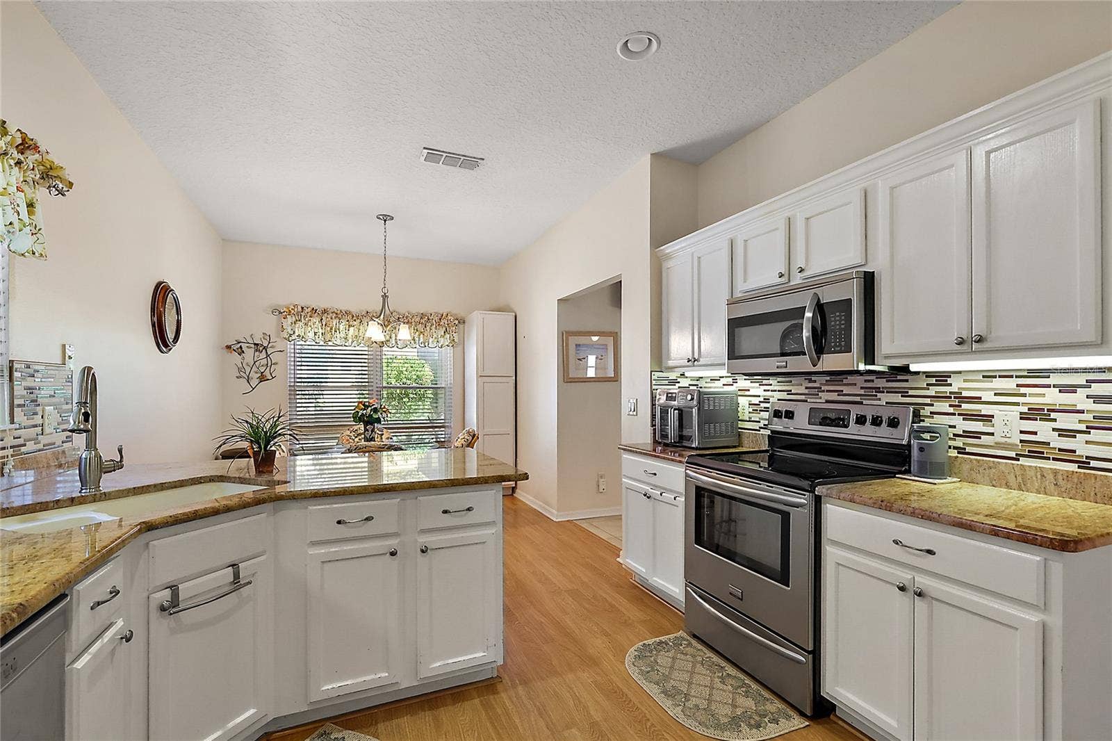 3916 MANOR OAKS COURT, Leesburg, FL 34748 3916 MANOR OAKS COURT, Leesburg, FL 34748