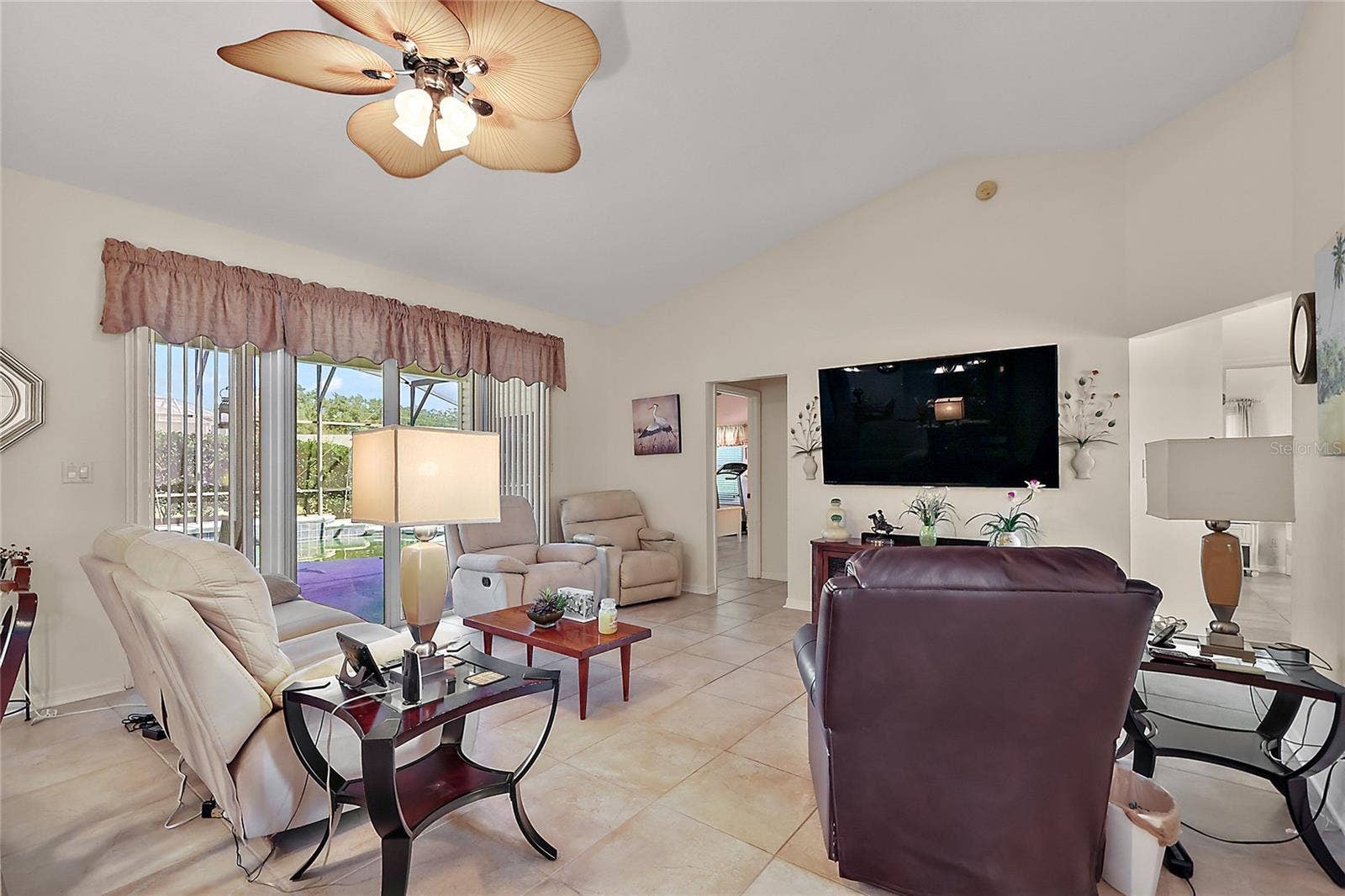 3916 MANOR OAKS COURT, Leesburg, FL 34748 3916 MANOR OAKS COURT, Leesburg, FL 34748