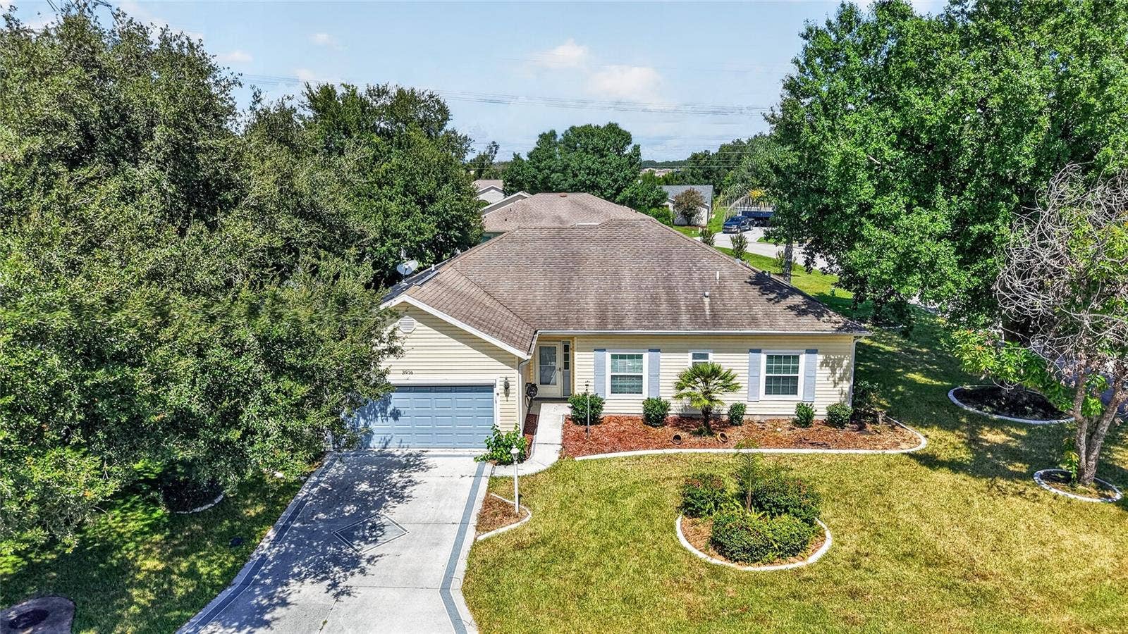 3916 MANOR OAKS COURT, Leesburg, FL 34748 3916 MANOR OAKS COURT, Leesburg, FL 34748