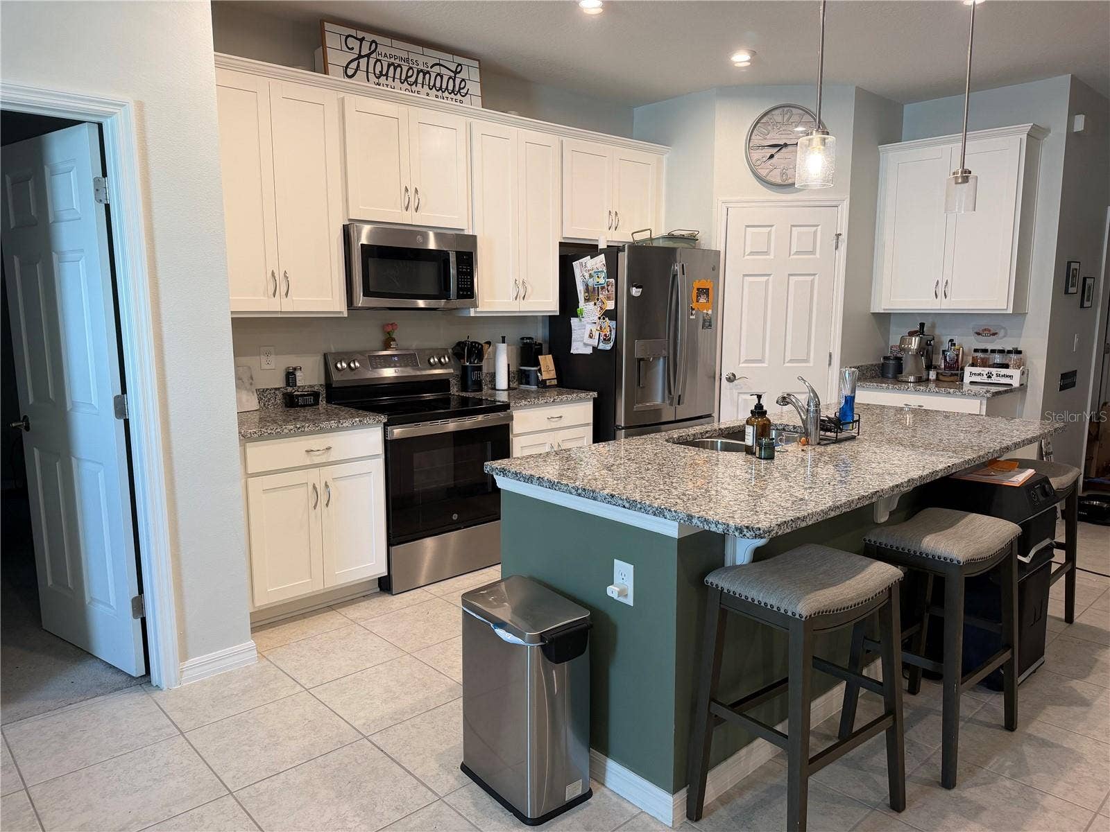 396 HELMSMAN AVENUE, Mascotte, FL 34753 396 HELMSMAN AVENUE, Mascotte, FL 34753