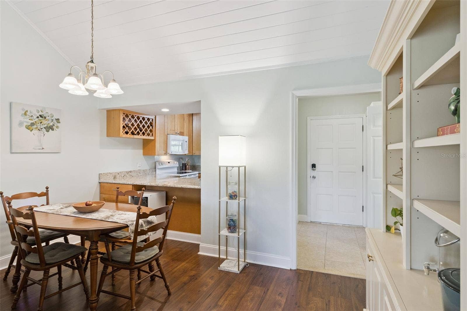 1066 VILLA LANE, #63, Apopka, FL 32712 This home is also appointed with upgraded baseboards.