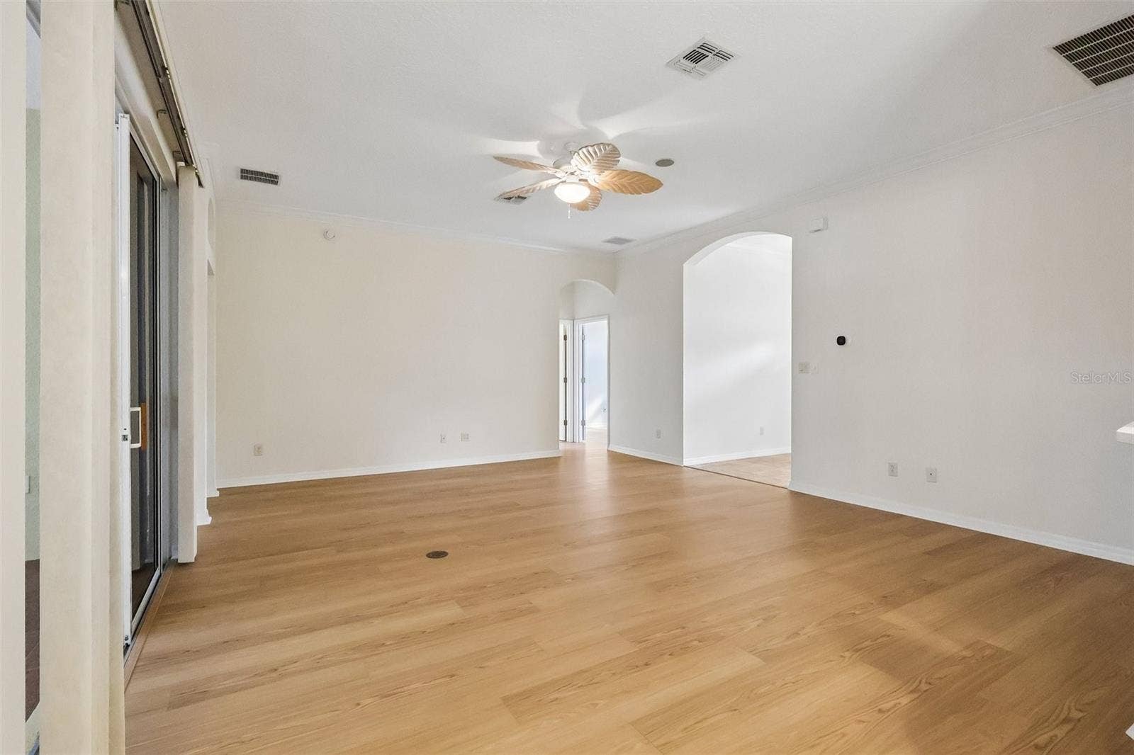 24445 MADEWOOD AVENUE, Leesburg, FL 34748 Family Room
