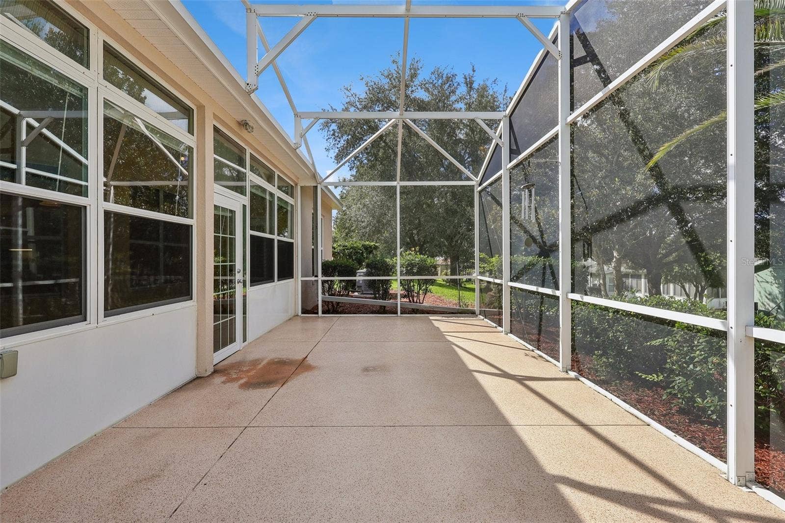 24445 MADEWOOD AVENUE, Leesburg, FL 34748 Screened in Patio