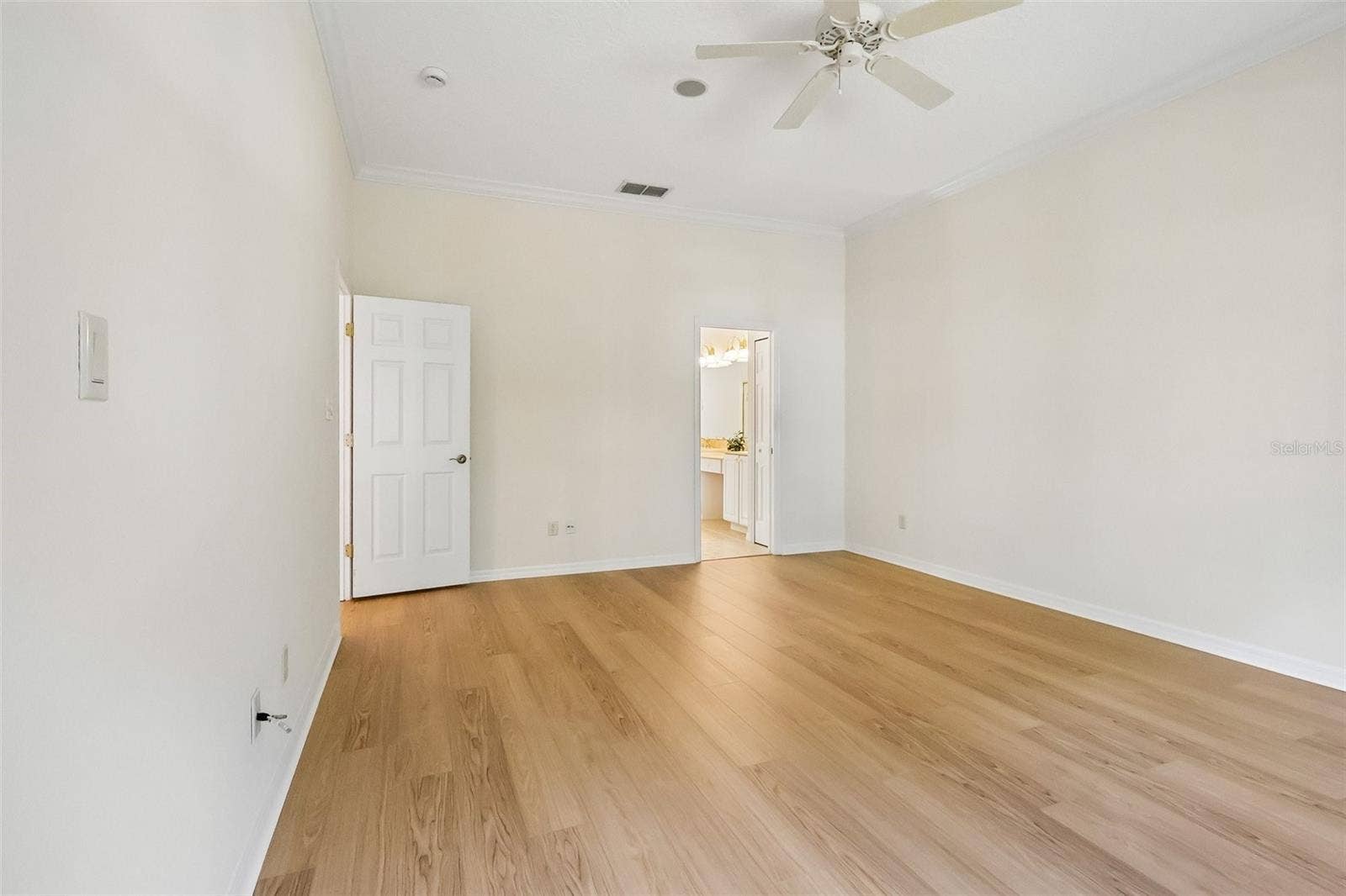 24445 MADEWOOD AVENUE, Leesburg, FL 34748 Primary Bedroom