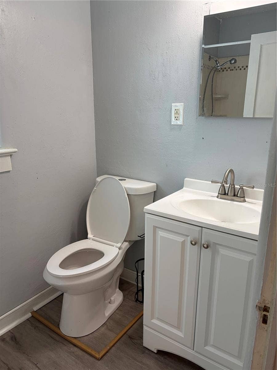 Bathroom unit B