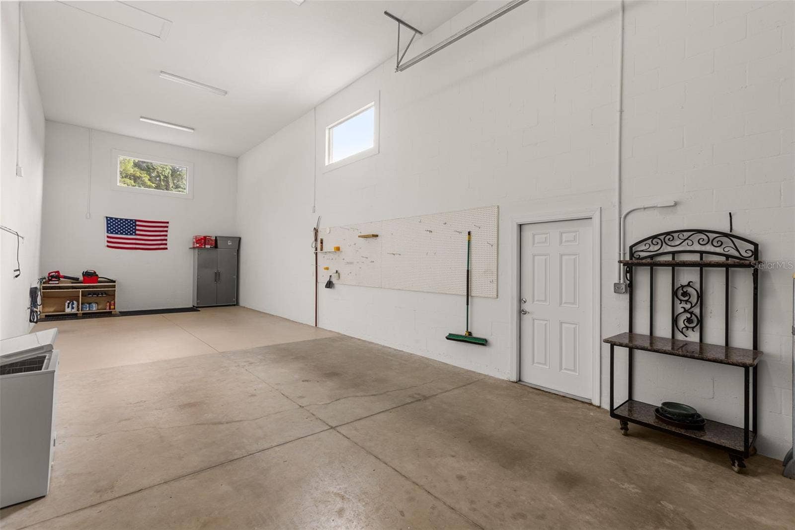 4711 HERITAGE TRAIL, Leesburg, FL 34748 Oversized RV Garage with High Ceilings