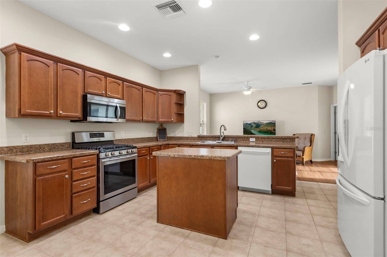 4711 HERITAGE TRAIL, Leesburg, FL 34748 4711 HERITAGE TRAIL, Leesburg, FL 34748