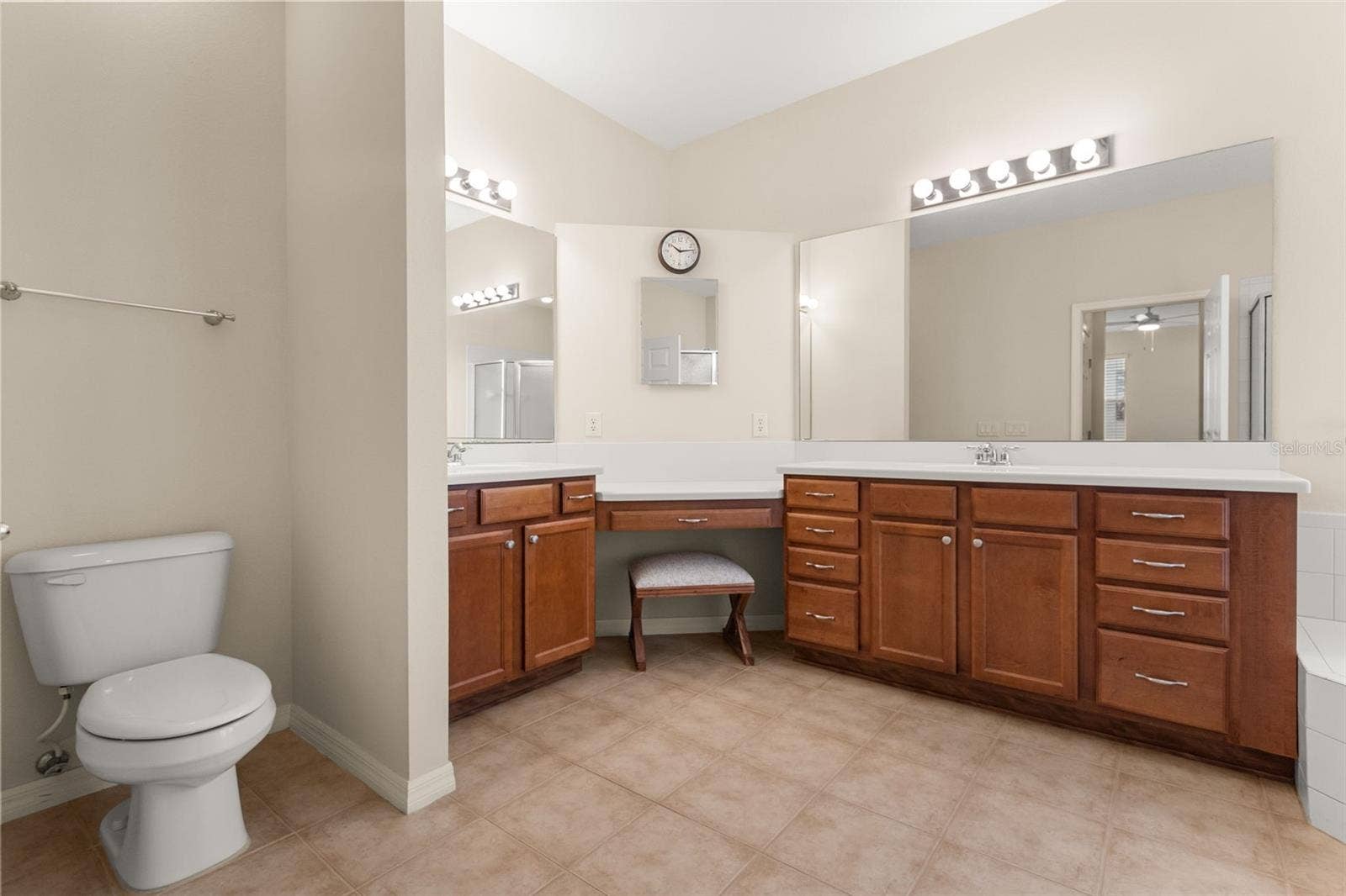 4711 HERITAGE TRAIL, Leesburg, FL 34748 Primary Bathroom with Dual Vanity and Ample Storage