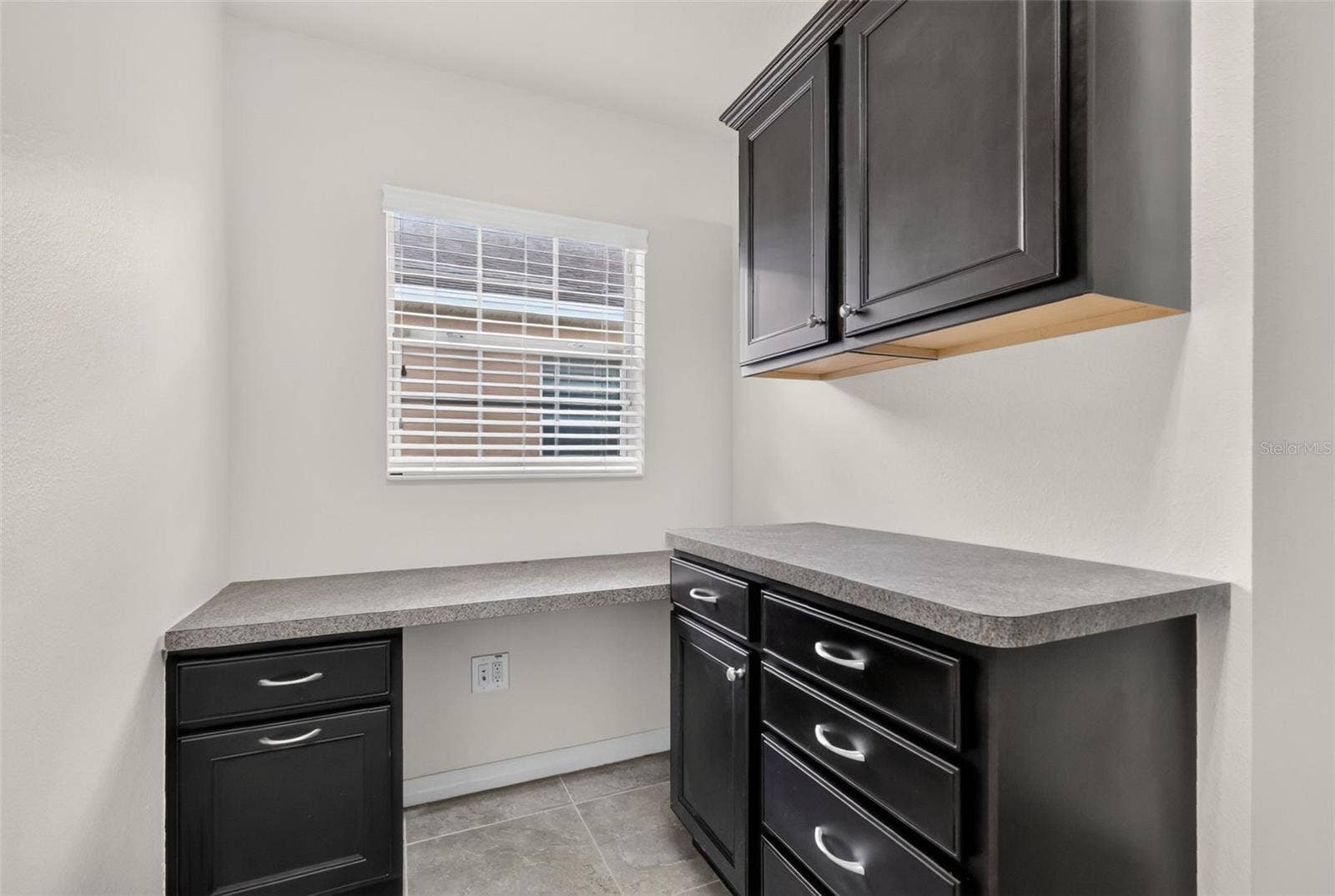 Custom Built-In Desk in Laundry Room
