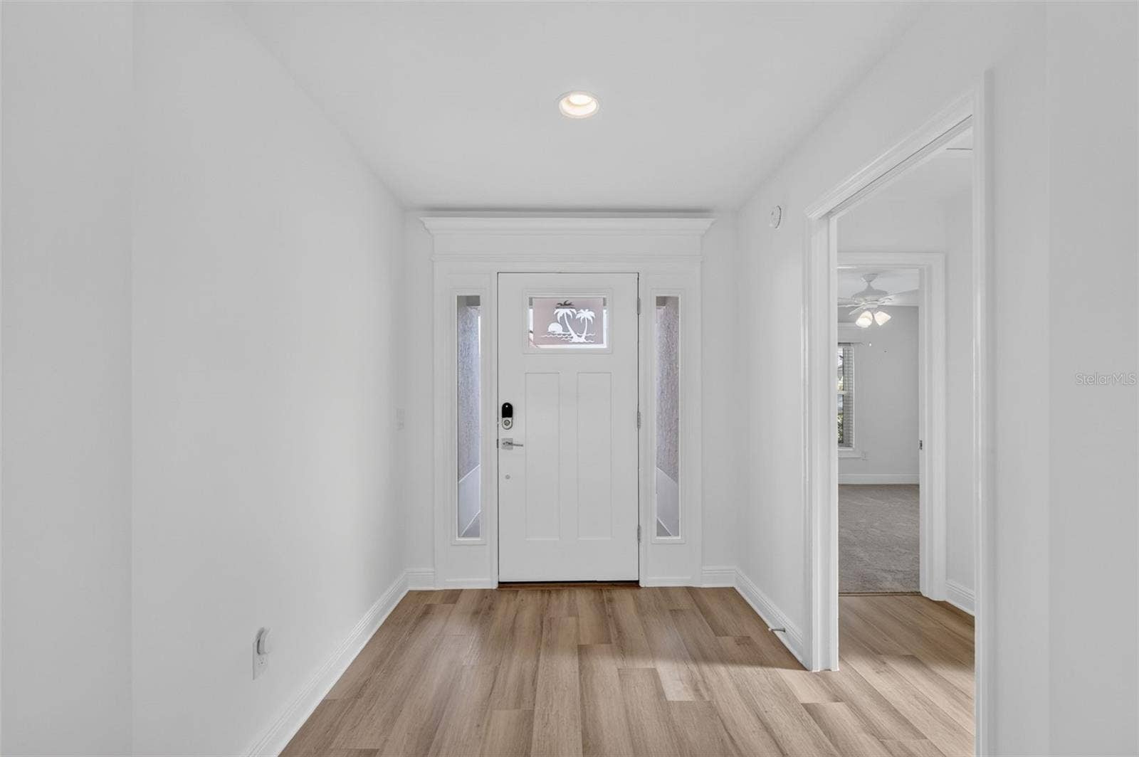 6996 DWIGHT DRIVE, The Villages, FL 34762 Foyer and Front Entry