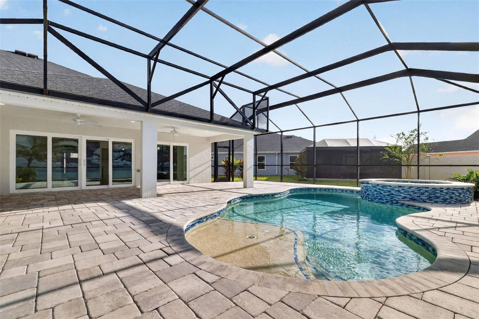 6996 DWIGHT DRIVE, The Villages, FL 34762 Private Paver Lanai, Swimming Pool, and Spa!