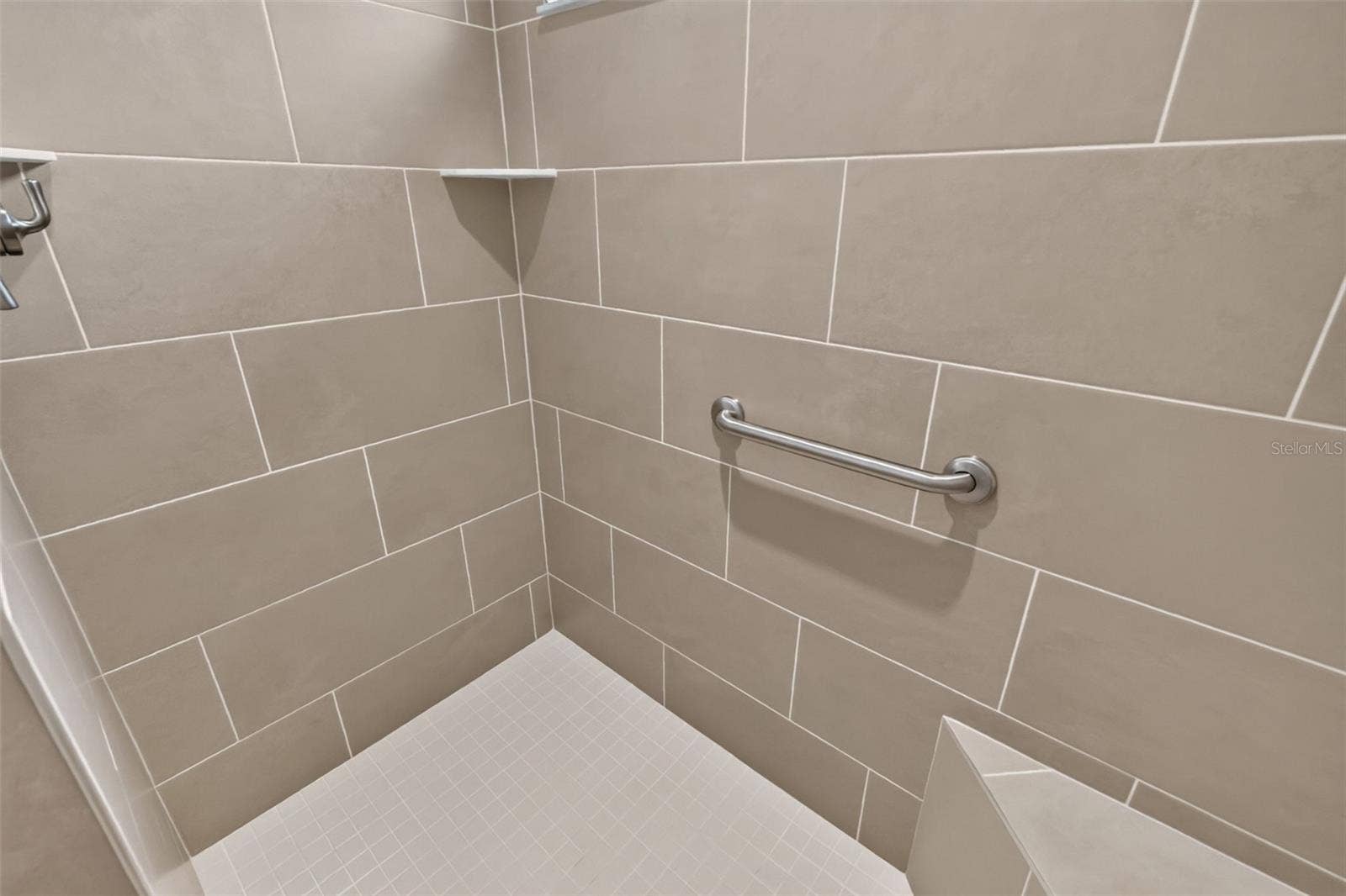 6996 DWIGHT DRIVE, The Villages, FL 34762 Primary Bathroom
