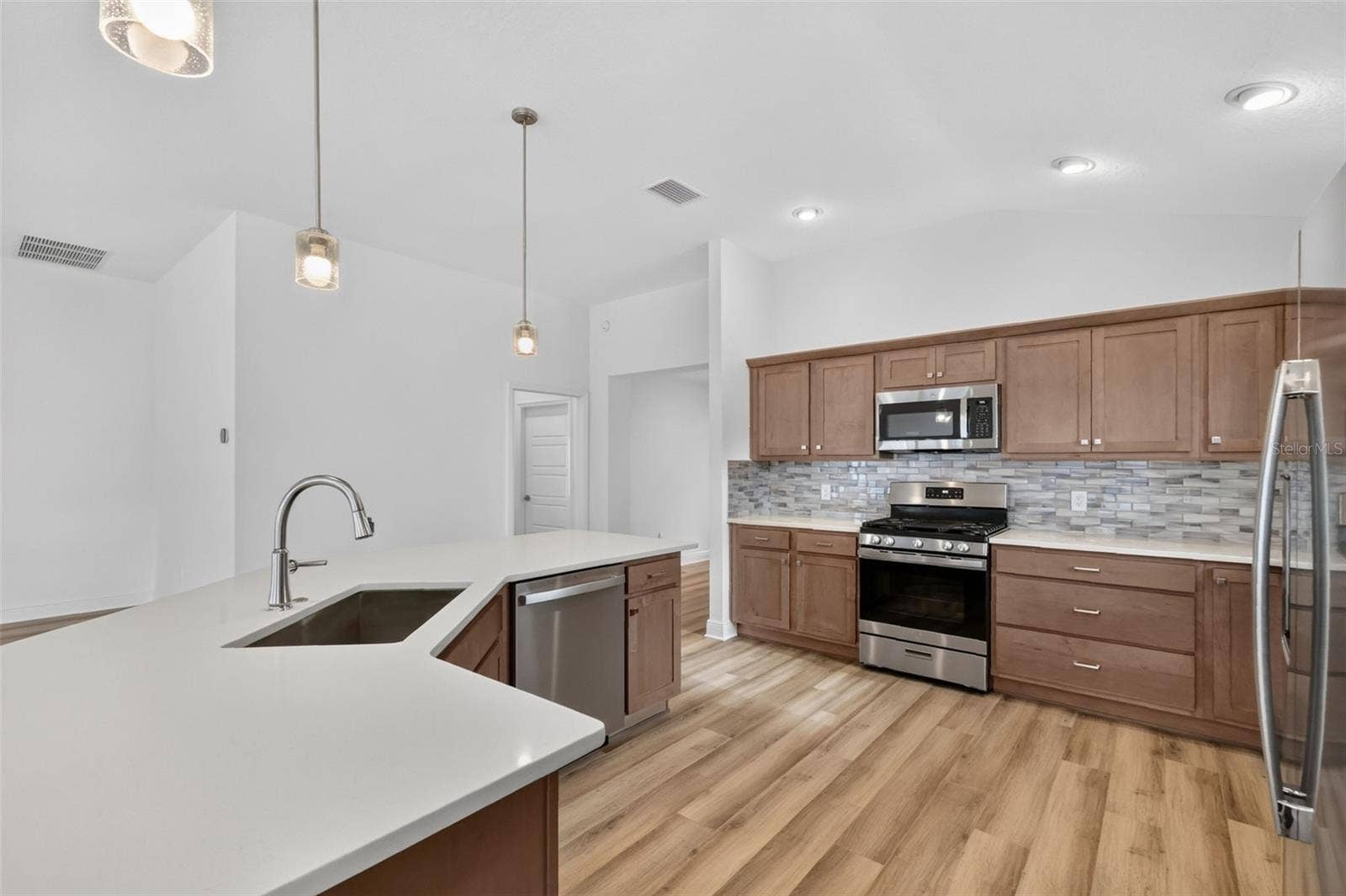 6996 DWIGHT DRIVE, The Villages, FL 34762 Kitchen