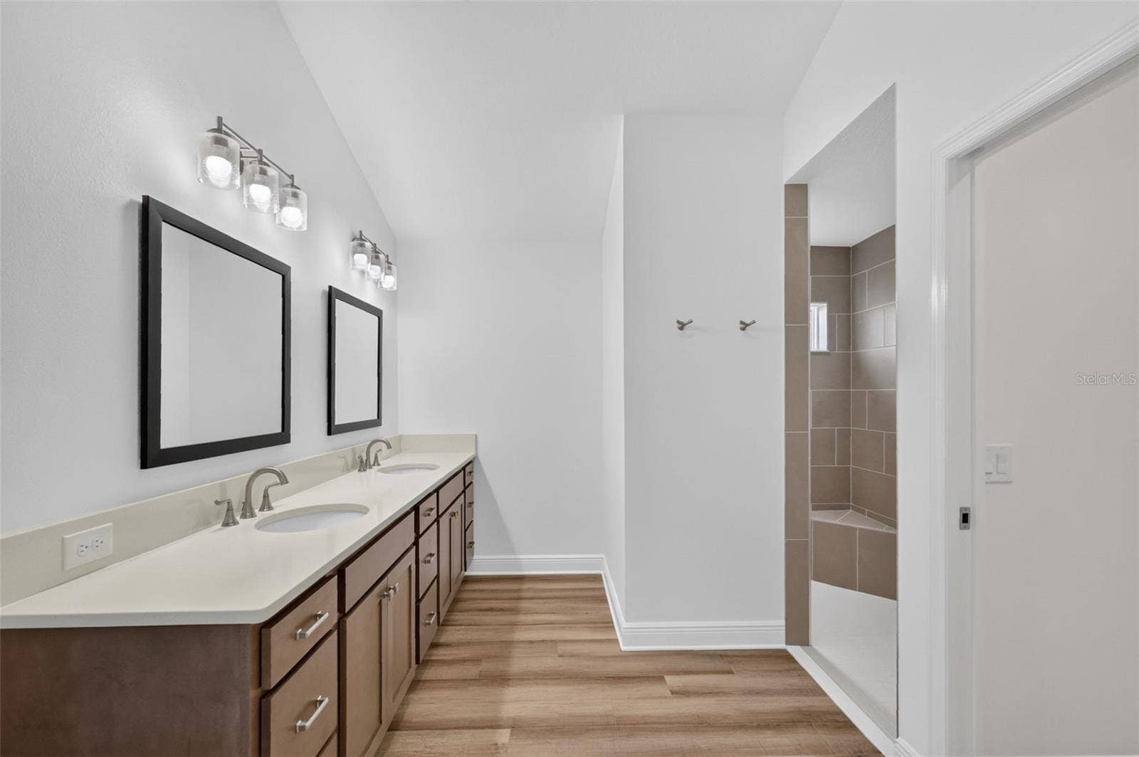 6996 DWIGHT DRIVE, The Villages, FL 34762 Primary Bathroom