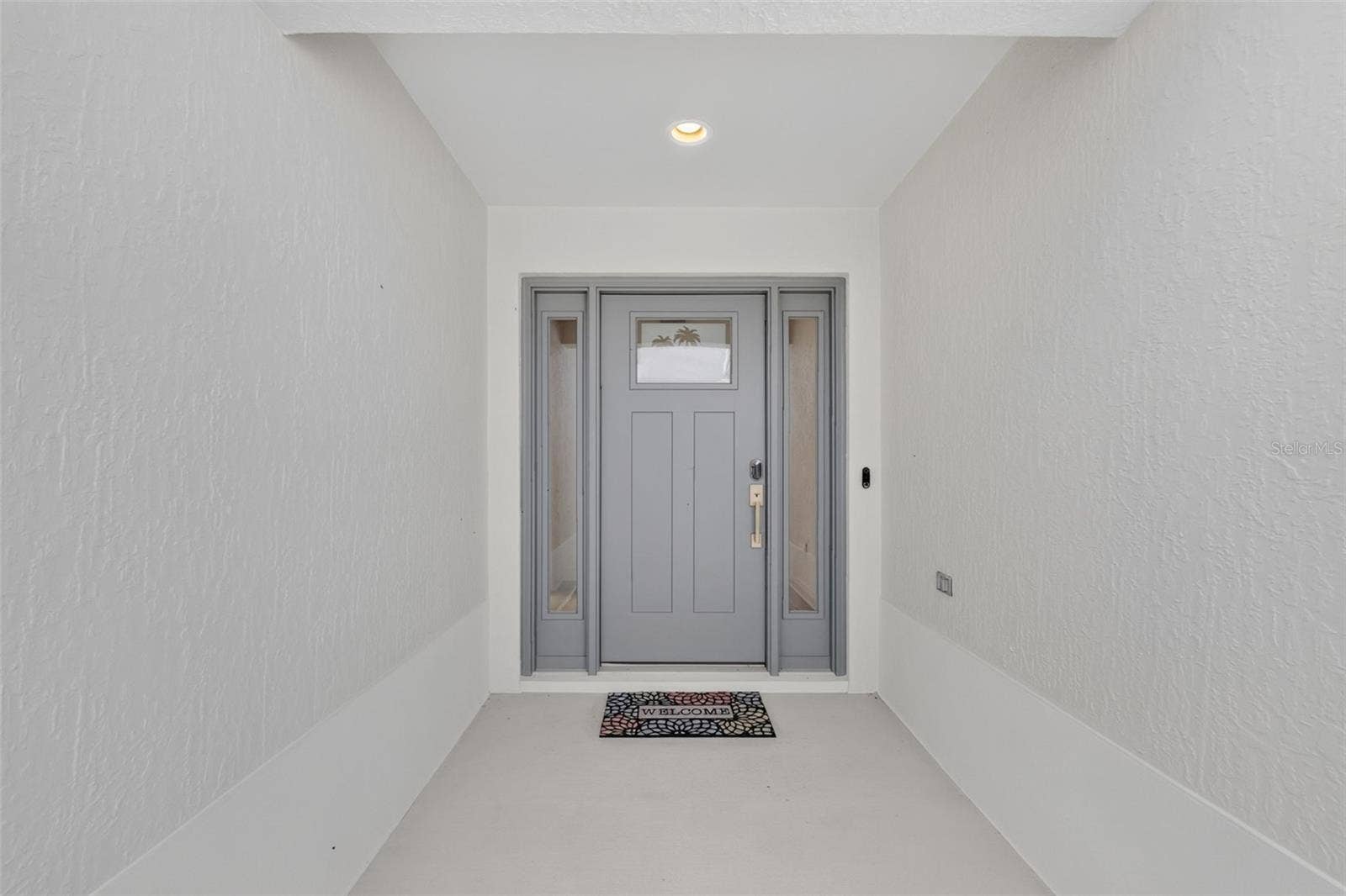 6996 DWIGHT DRIVE, The Villages, FL 34762 Front Entry Vestibule