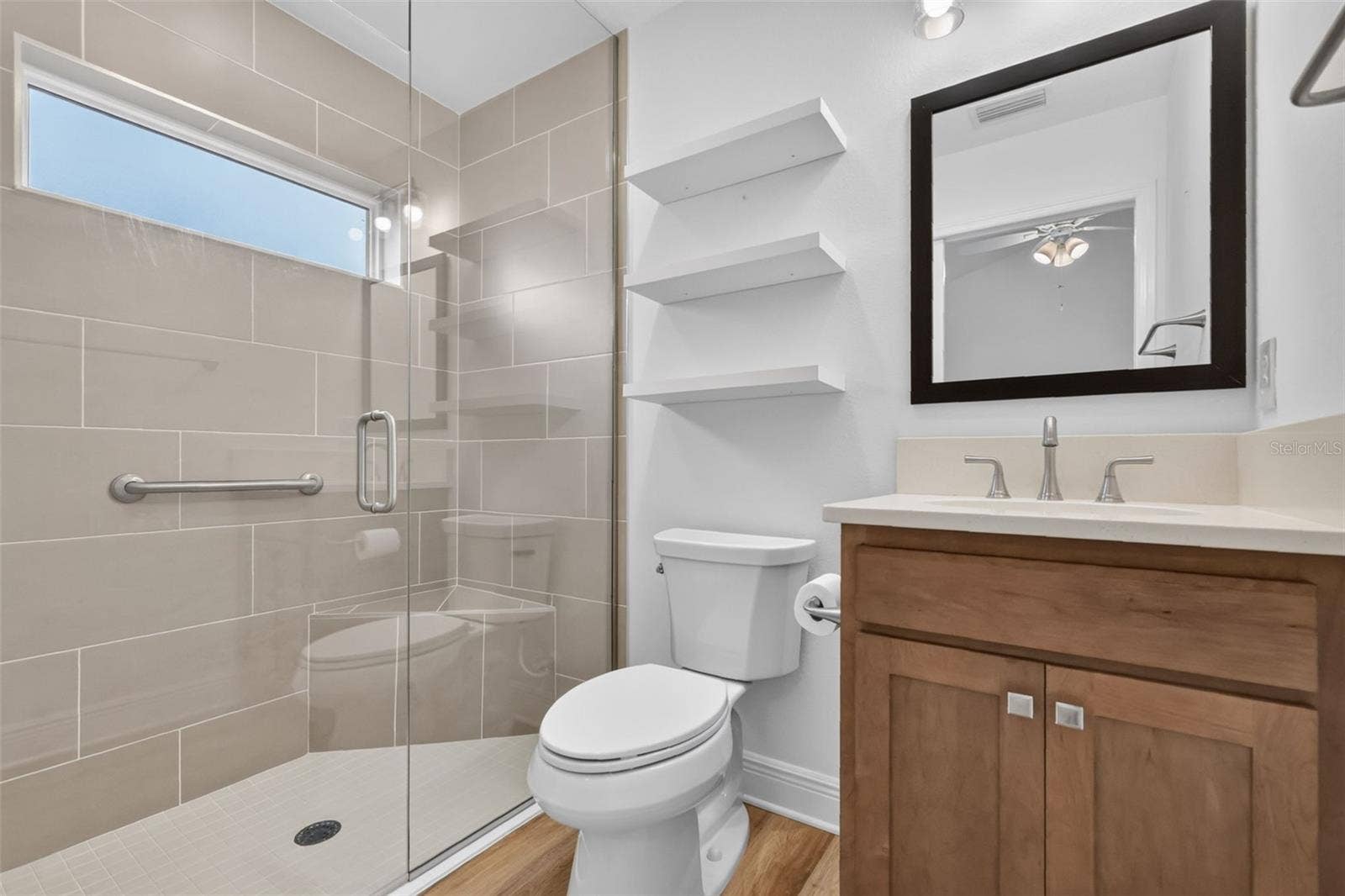 6996 DWIGHT DRIVE, The Villages, FL 34762 En-Suite Third Bathroom