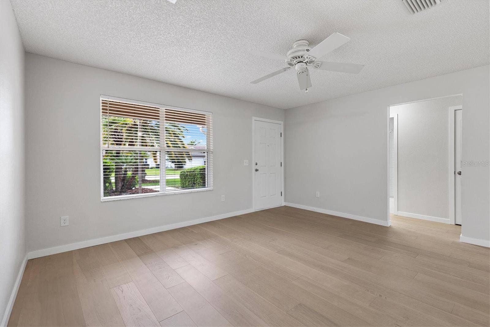 9595 SE 171ST ARGYLL STREET, The Villages, FL 32162 Living Room