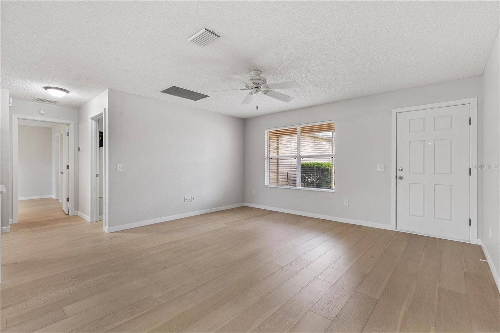 9595 SE 171ST ARGYLL STREET, The Villages, FL 32162 Living Room