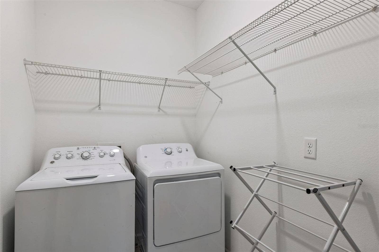 1084 CAVENDER CREEK ROAD, Minneola, FL 34715 Laundry Room