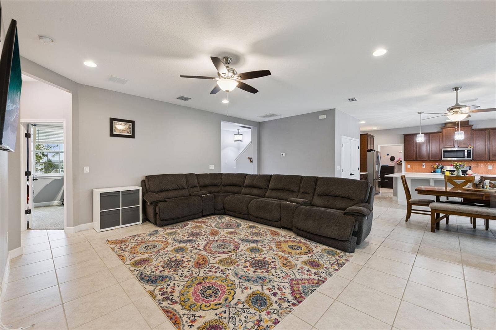 1084 CAVENDER CREEK ROAD, Minneola, FL 34715 Living Room