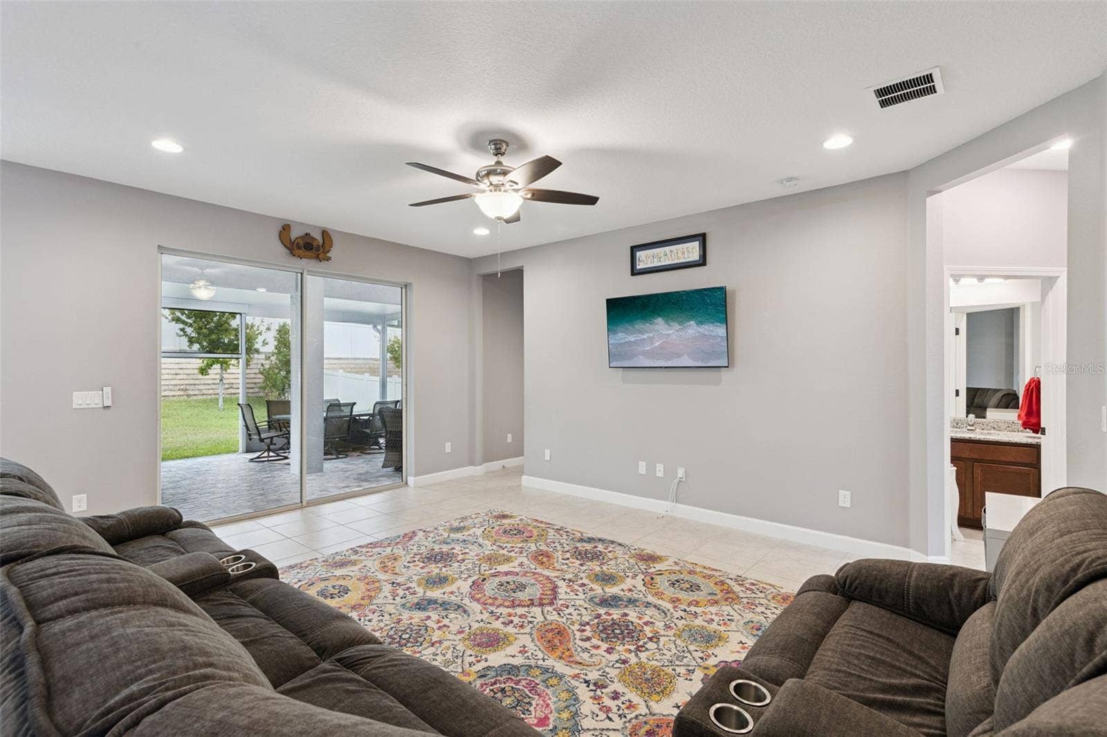 1084 CAVENDER CREEK ROAD, Minneola, FL 34715 Living Room