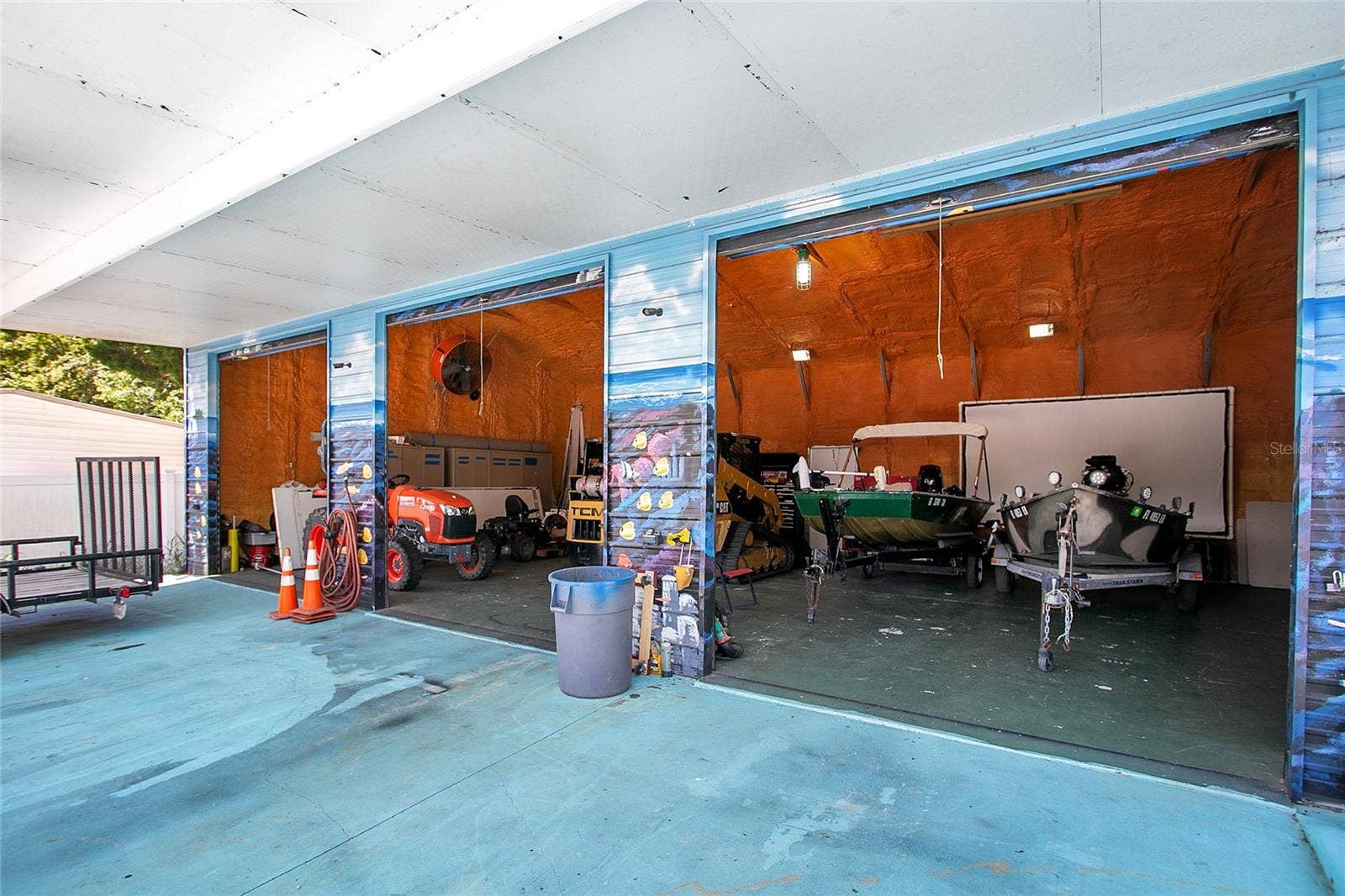 16905 SUGAR BERRY LANE, Montverde, FL 34756 Garage