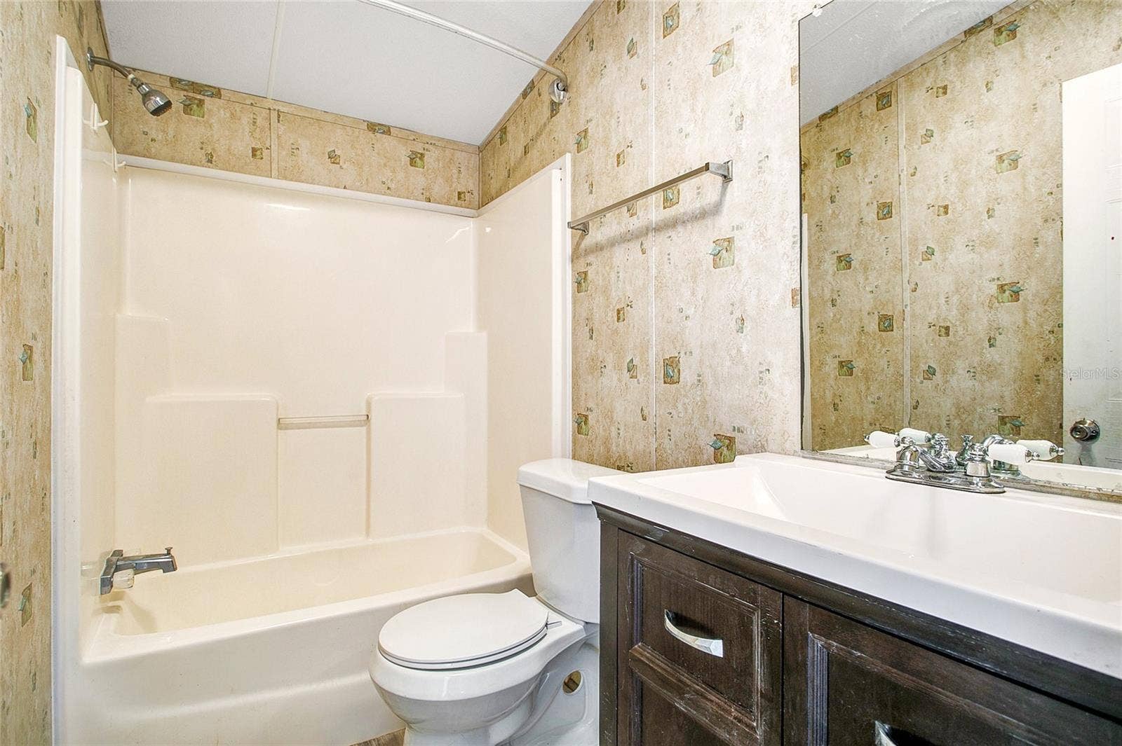 16905 SUGAR BERRY LANE, Montverde, FL 34756 Bath 2