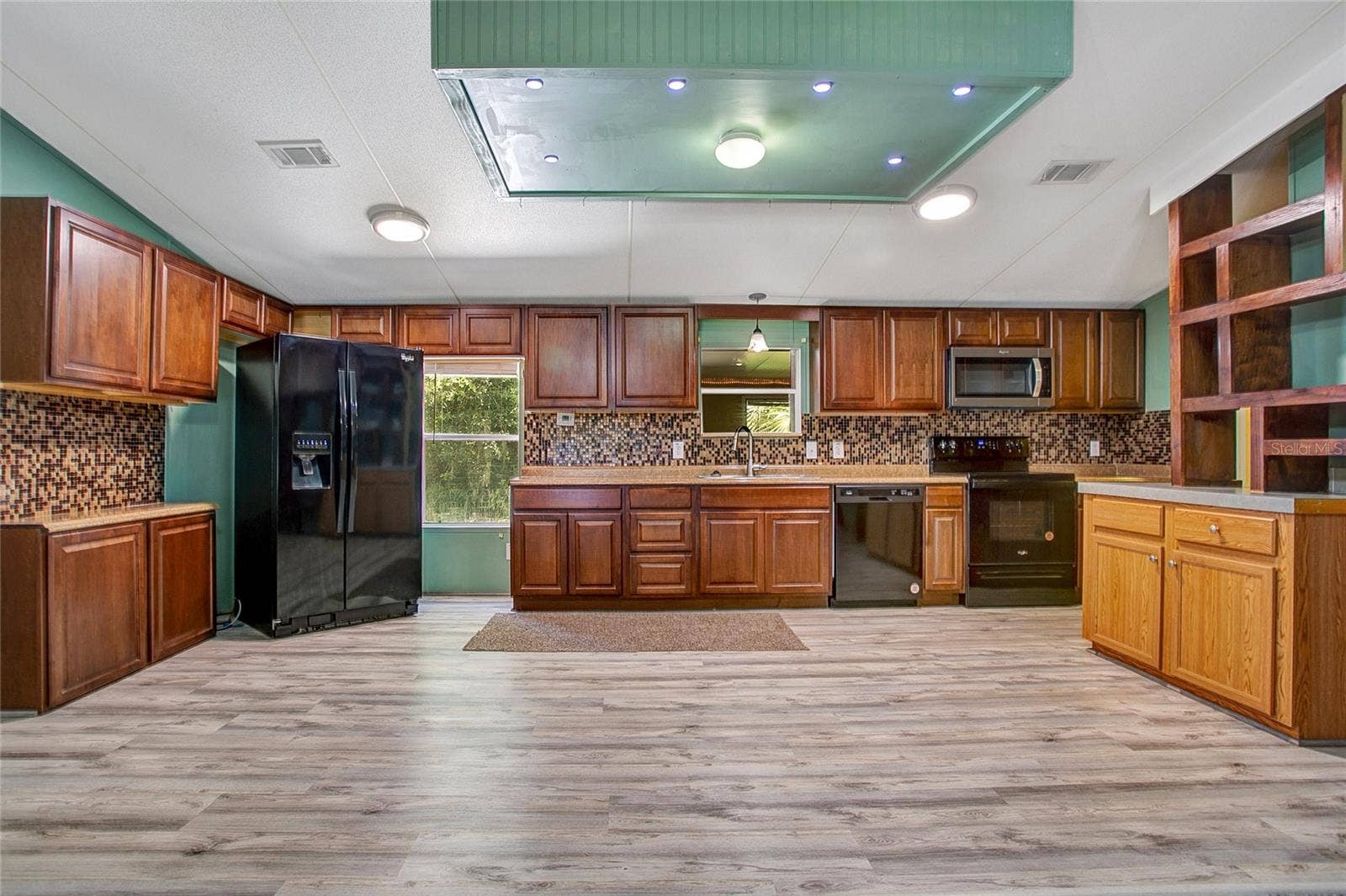 16905 SUGAR BERRY LANE, Montverde, FL 34756 Kitchen & Dining Area
