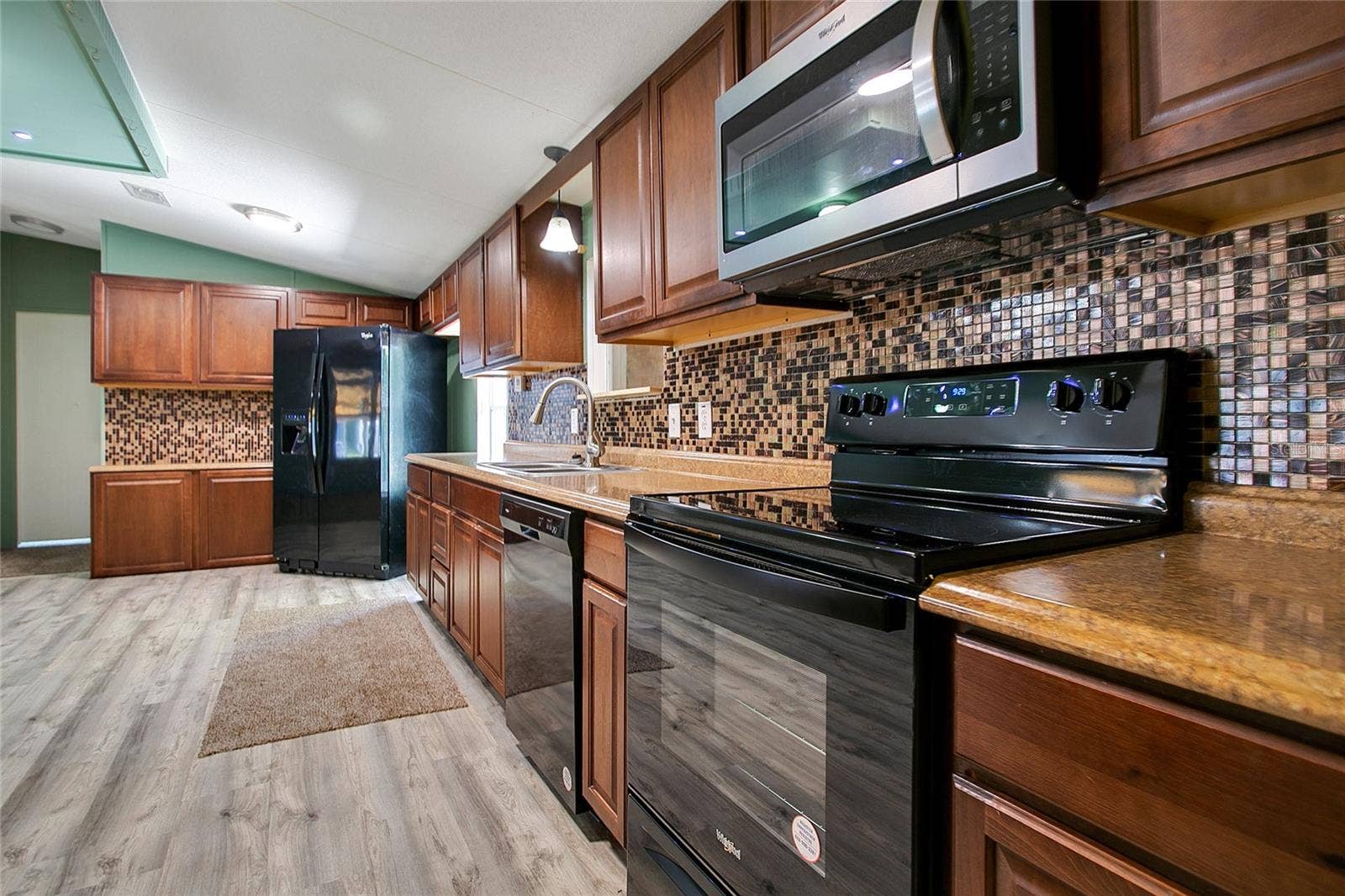 16905 SUGAR BERRY LANE, Montverde, FL 34756 Kitchen