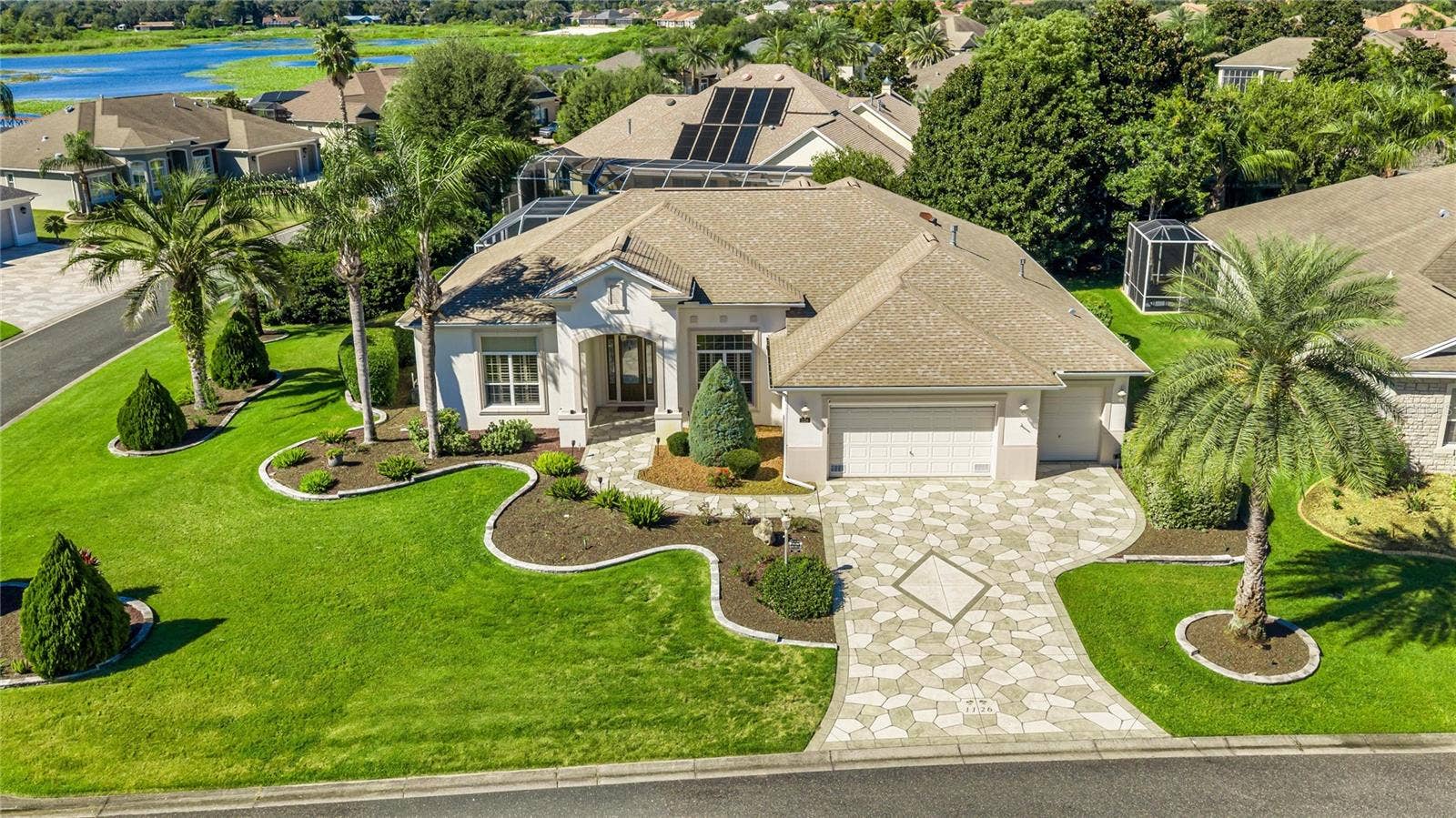 ST. CHARLES PREMIER POOL HOME WITH LAKE VIEW MIONA SHORES.