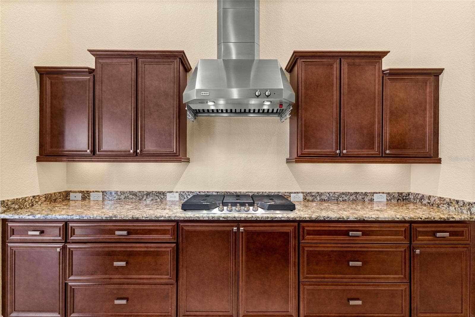GOURMET KITCHEN.