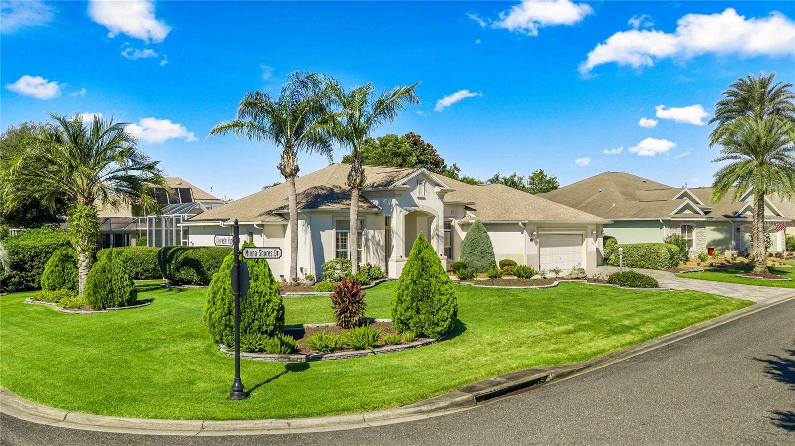 ST. CHARLES PREMIER POOL HOME CORNER LOT.