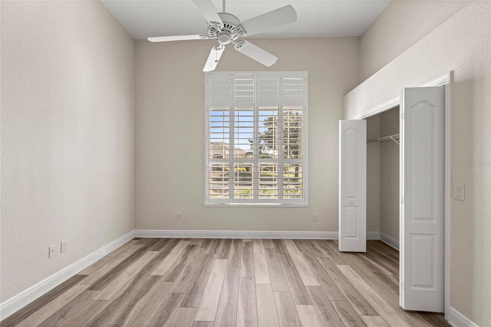 Guest bedroom.