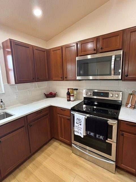 287 MERCER WAY, The Villages, FL 32162 All stainless steel appliances