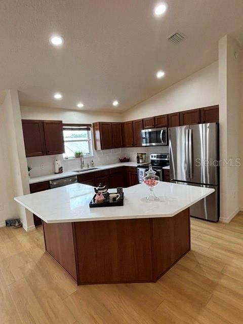 287 MERCER WAY, The Villages, FL 32162 Nice New Kitchen with quartz countertops
