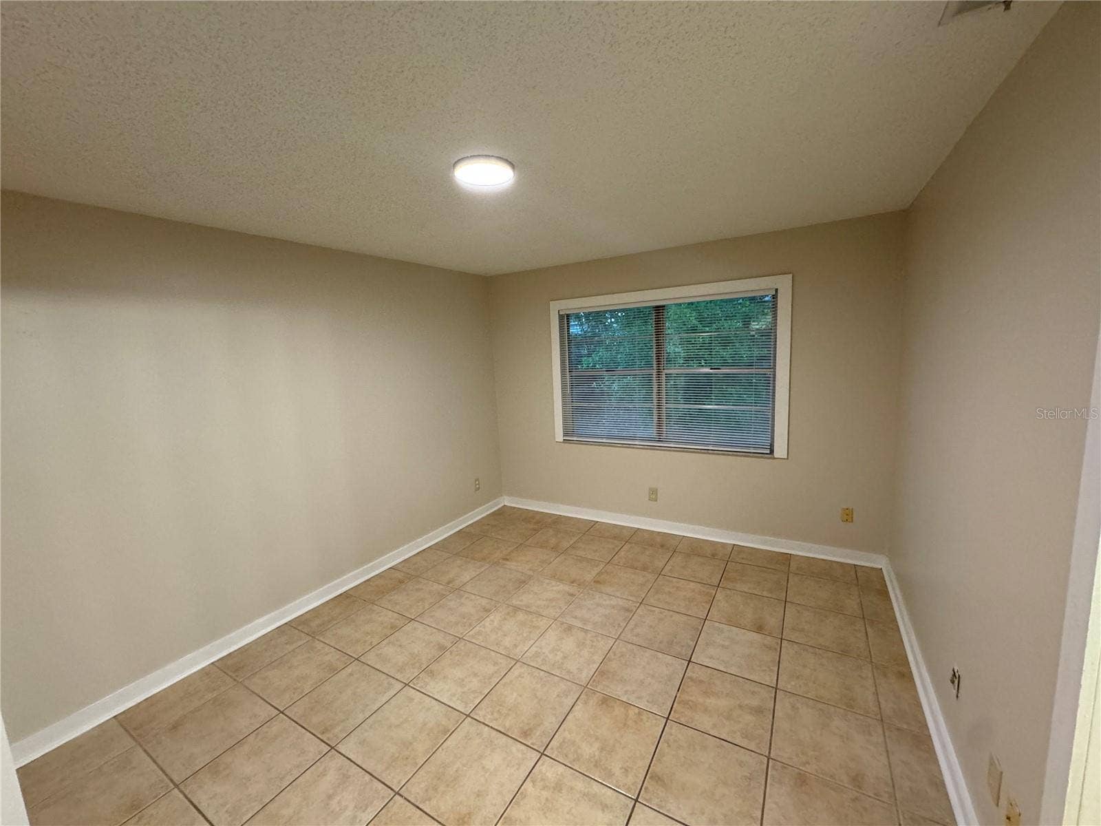 231 N DISSTON AVENUE, Clermont, FL 34711