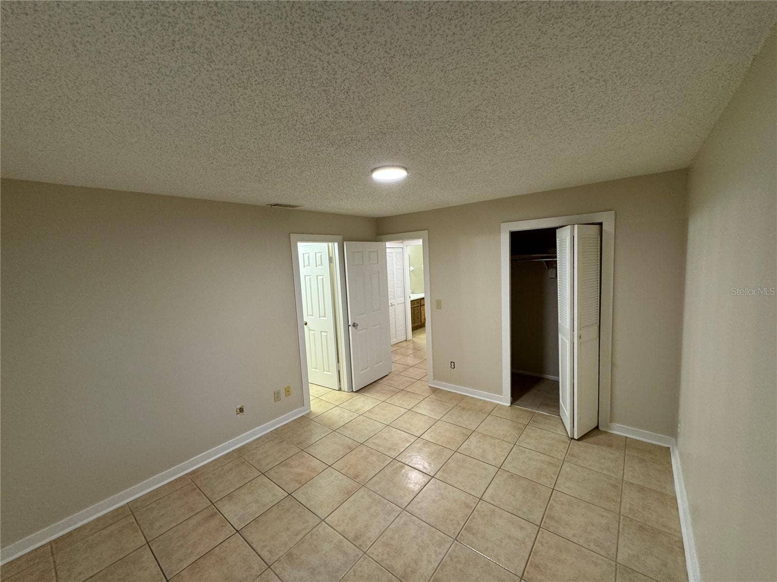 231 N DISSTON AVENUE, Clermont, FL 34711
