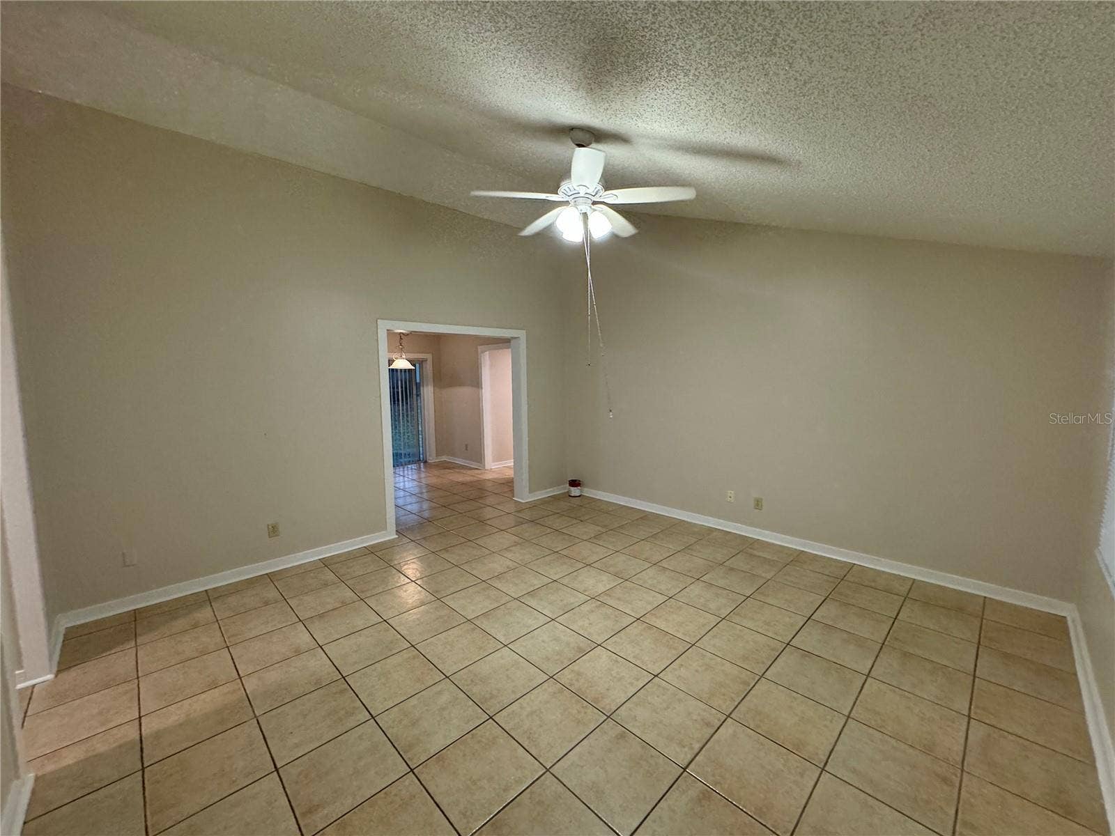 231 N DISSTON AVENUE, Clermont, FL 34711