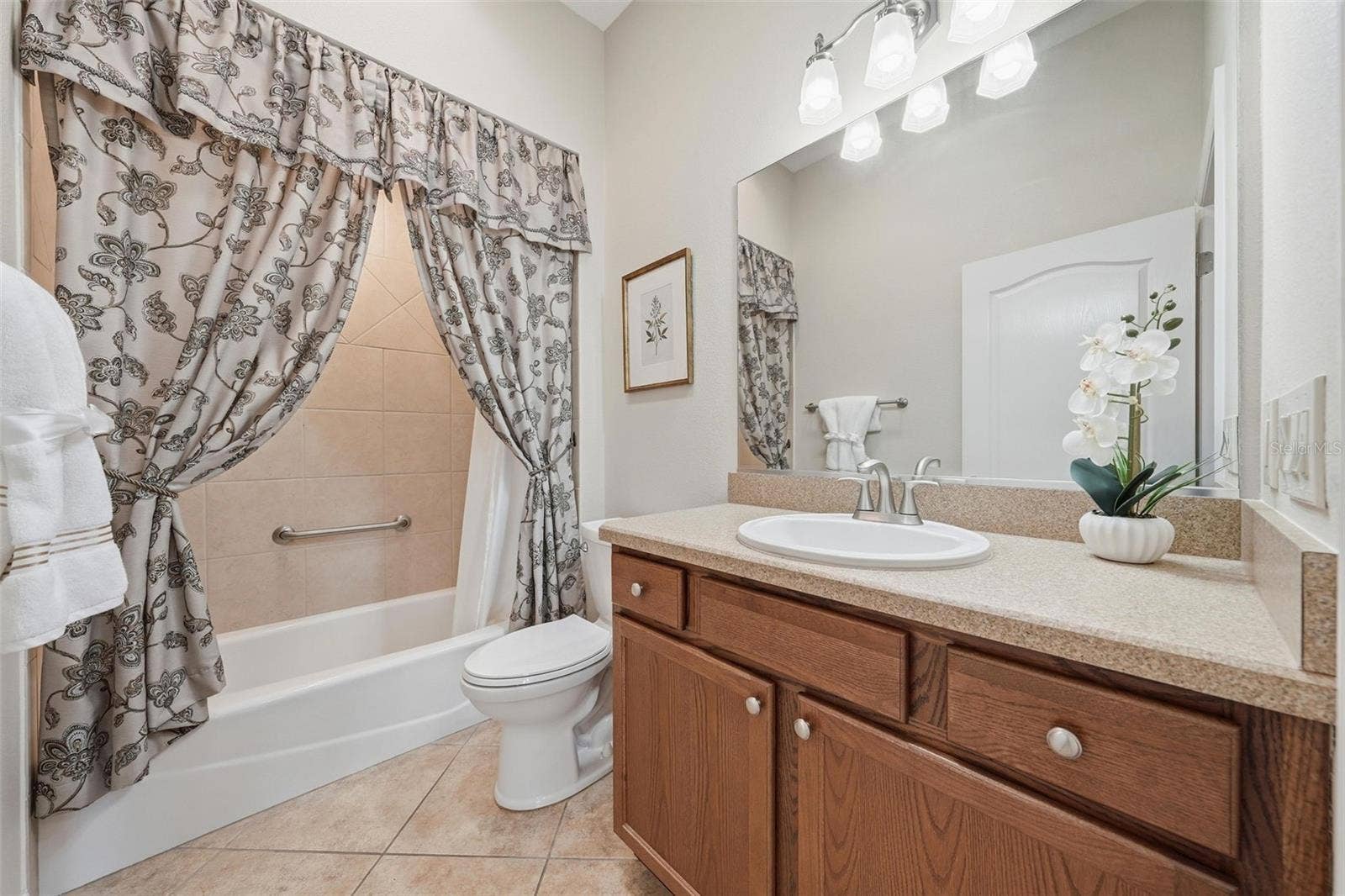 1385 HACKBERRY PLACE, The Villages, FL 32163 1385 HACKBERRY PLACE, The Villages, FL 32163