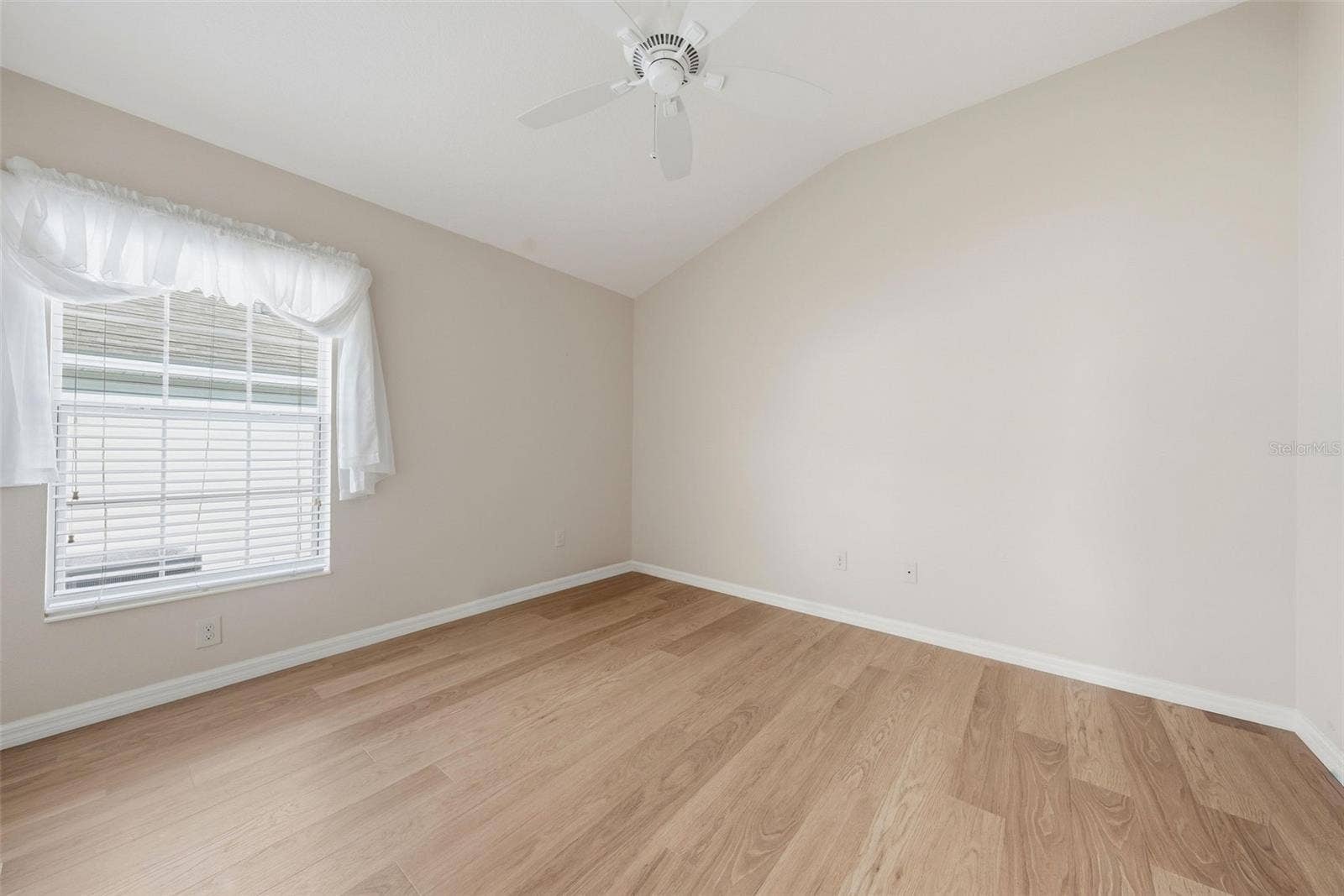 1385 HACKBERRY PLACE, The Villages, FL 32163 1385 HACKBERRY PLACE, The Villages, FL 32163