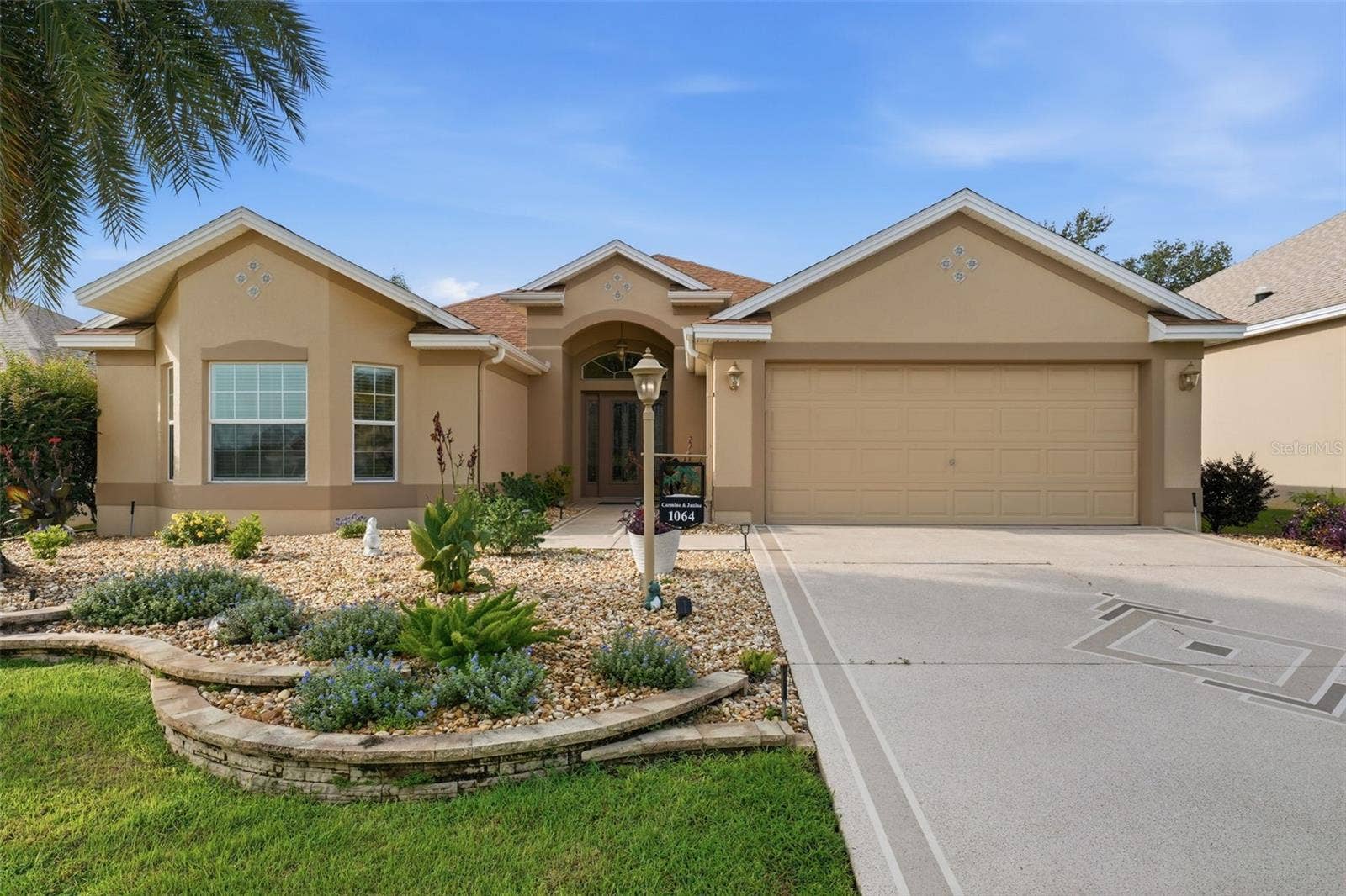 1385 HACKBERRY PLACE, The Villages, FL 32163 1385 HACKBERRY PLACE, The Villages, FL 32163