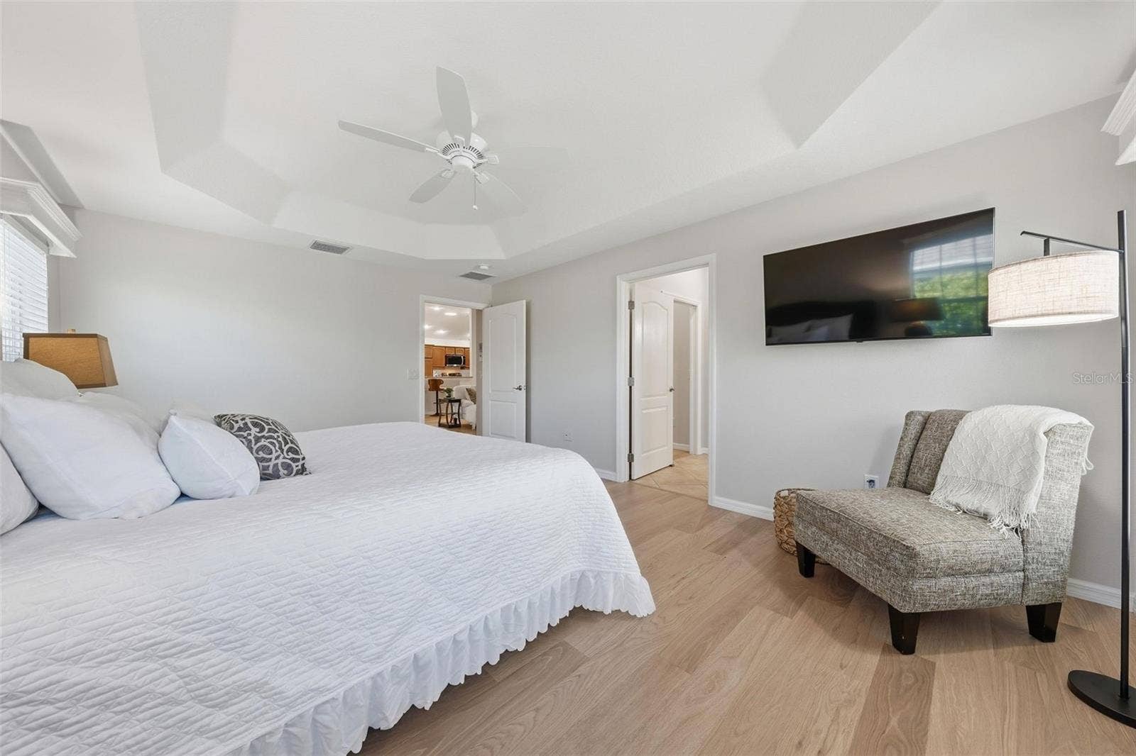 1385 HACKBERRY PLACE, The Villages, FL 32163 1385 HACKBERRY PLACE, The Villages, FL 32163