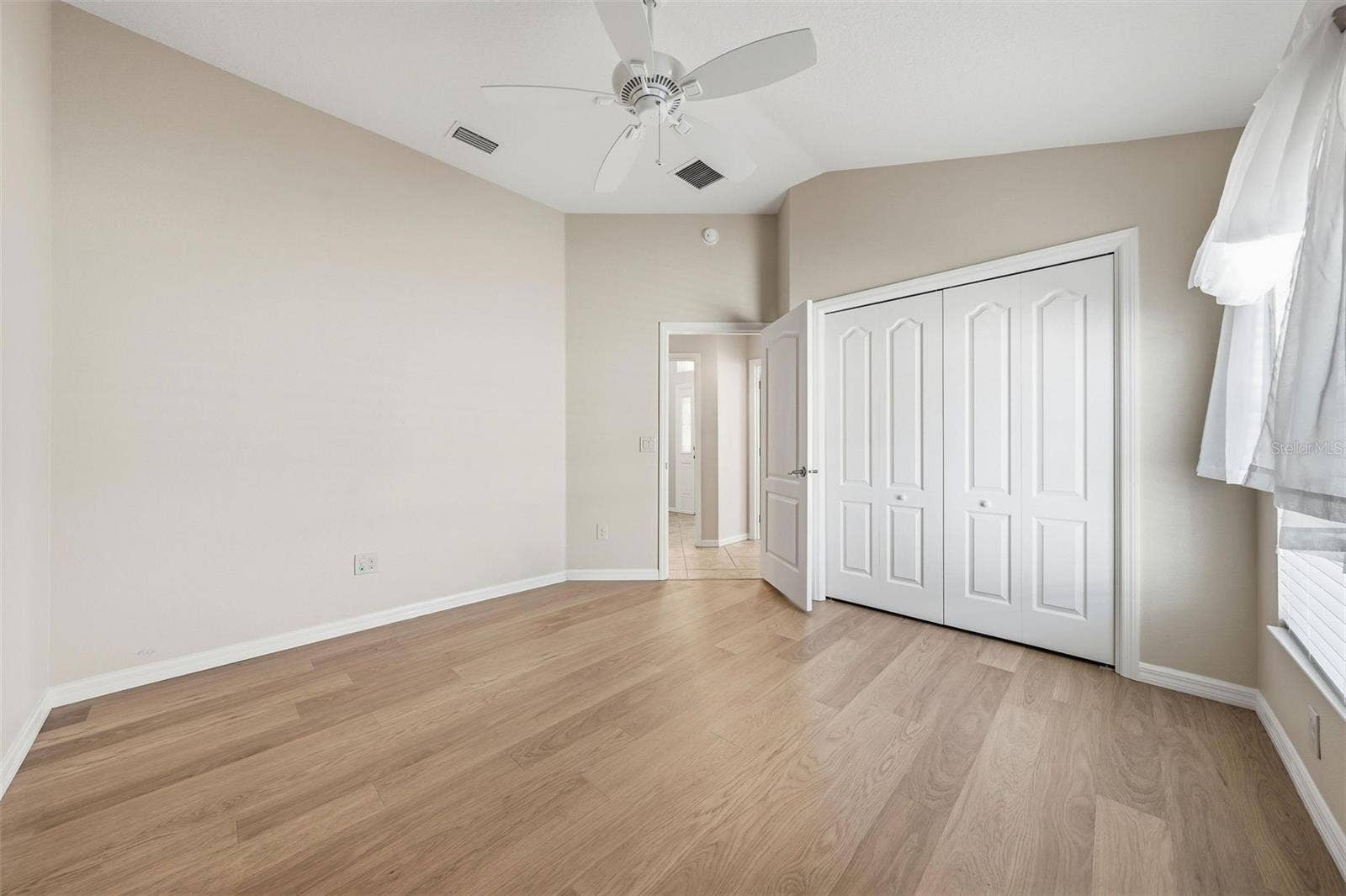 1385 HACKBERRY PLACE, The Villages, FL 32163 1385 HACKBERRY PLACE, The Villages, FL 32163