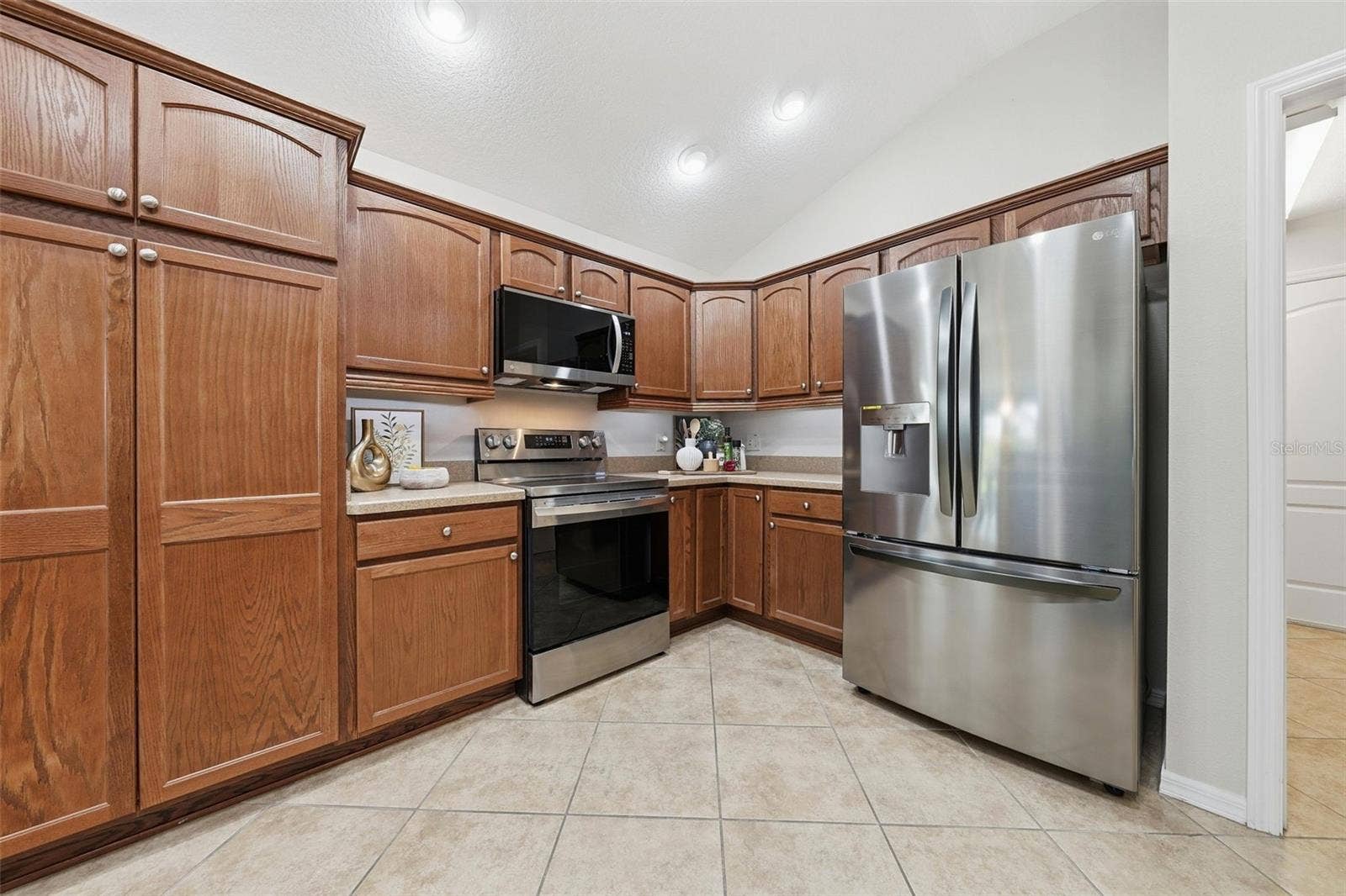1385 HACKBERRY PLACE, The Villages, FL 32163 1385 HACKBERRY PLACE, The Villages, FL 32163