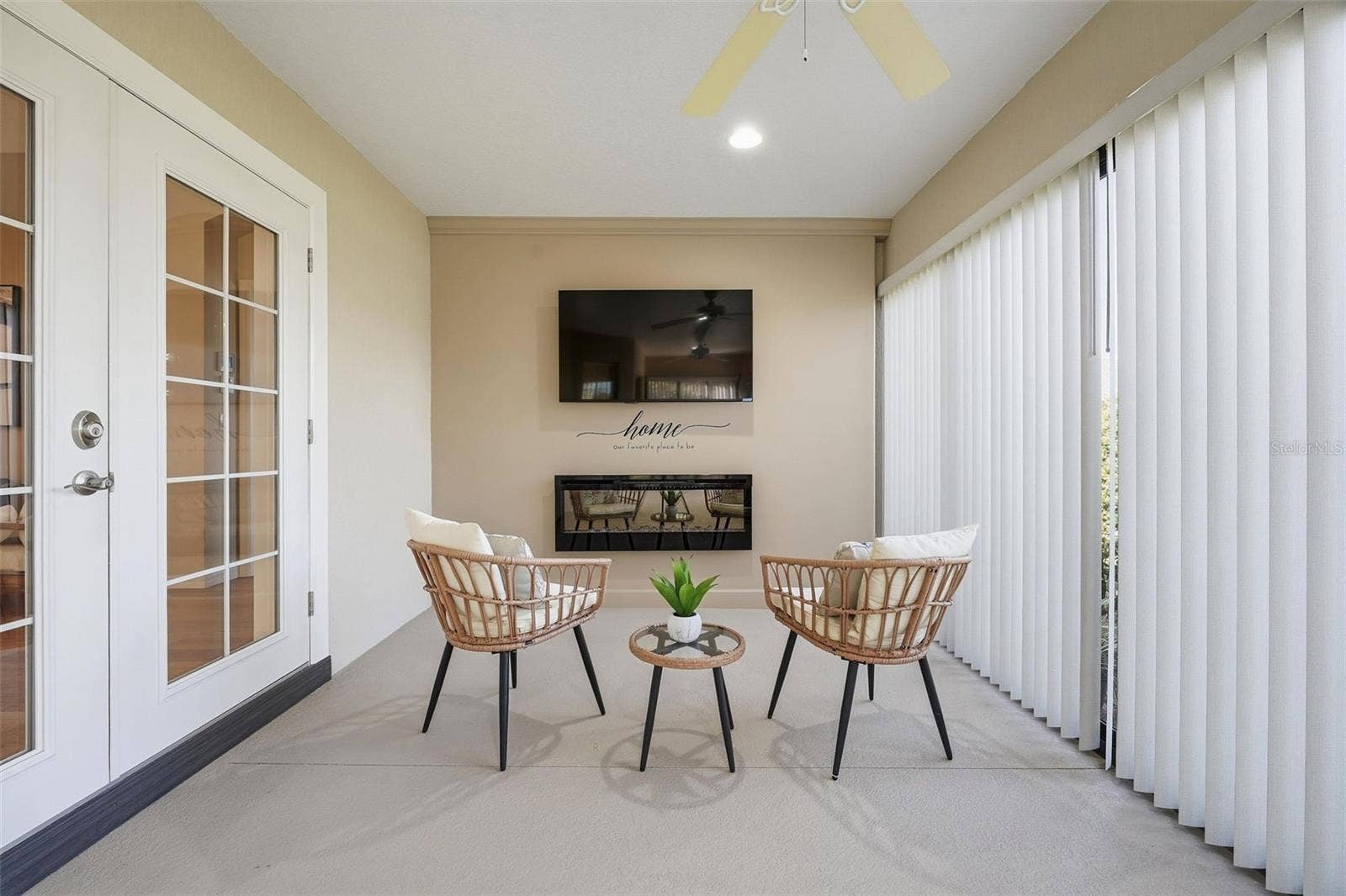 1385 HACKBERRY PLACE, The Villages, FL 32163 1385 HACKBERRY PLACE, The Villages, FL 32163