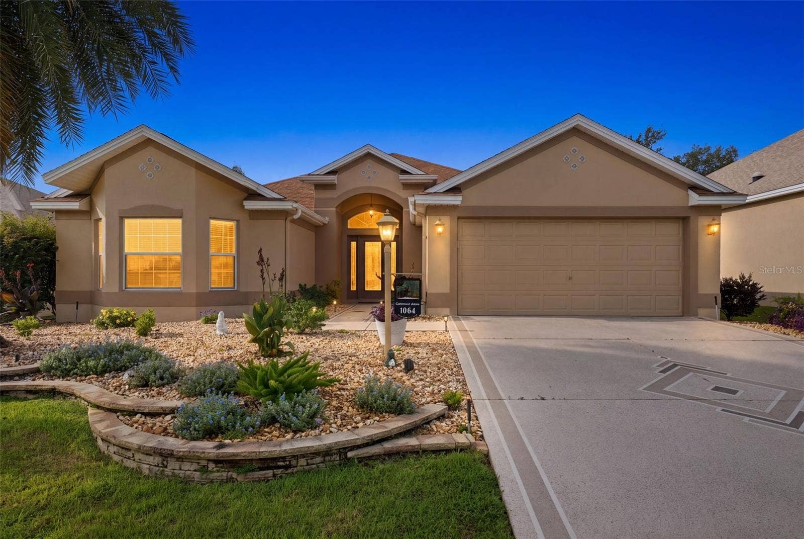 1385 HACKBERRY PLACE, The Villages, FL 32163 1385 HACKBERRY PLACE, The Villages, FL 32163