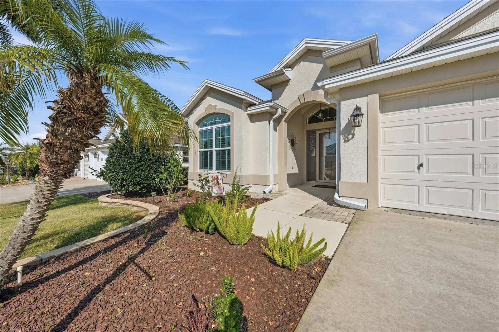 1385 HACKBERRY PLACE, The Villages, FL 32163 1385 HACKBERRY PLACE, The Villages, FL 32163