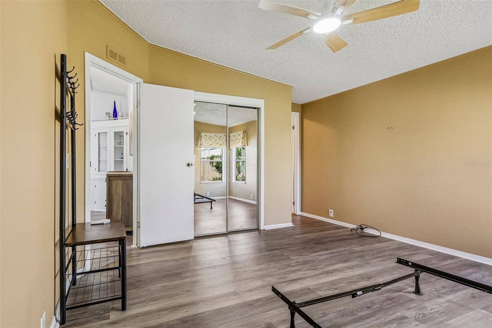 25109 CLIFFORD HILL, Leesburg, FL 34748 25109 CLIFFORD HILL, Leesburg, FL 34748