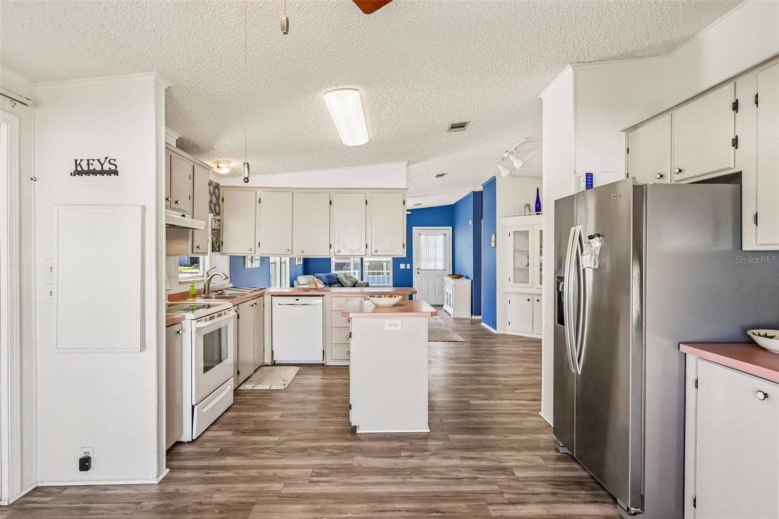 25109 CLIFFORD HILL, Leesburg, FL 34748 25109 CLIFFORD HILL, Leesburg, FL 34748
