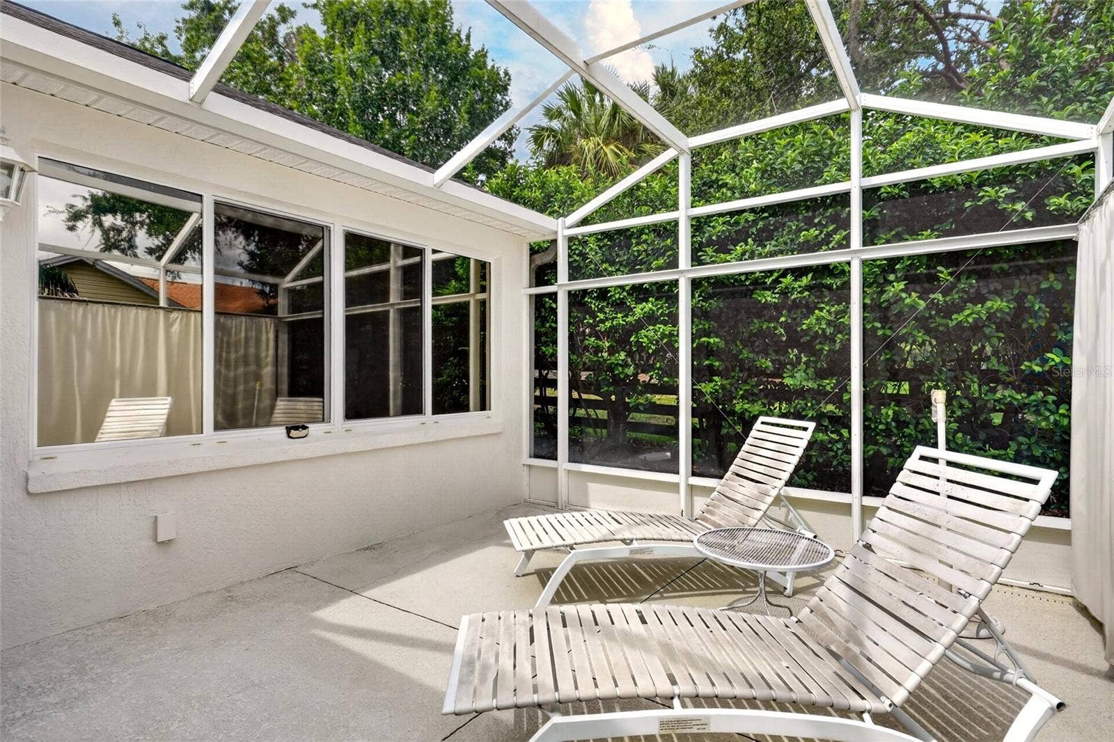 9245 SE 169TH BENTLEY STREET, The Villages, FL 32162 PRIVATE SUN AREA